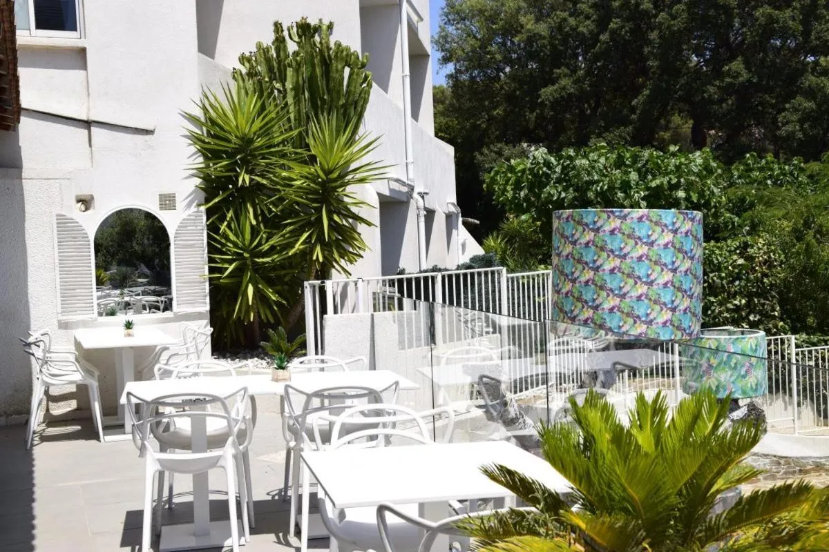 Patio in Hotel La Voile