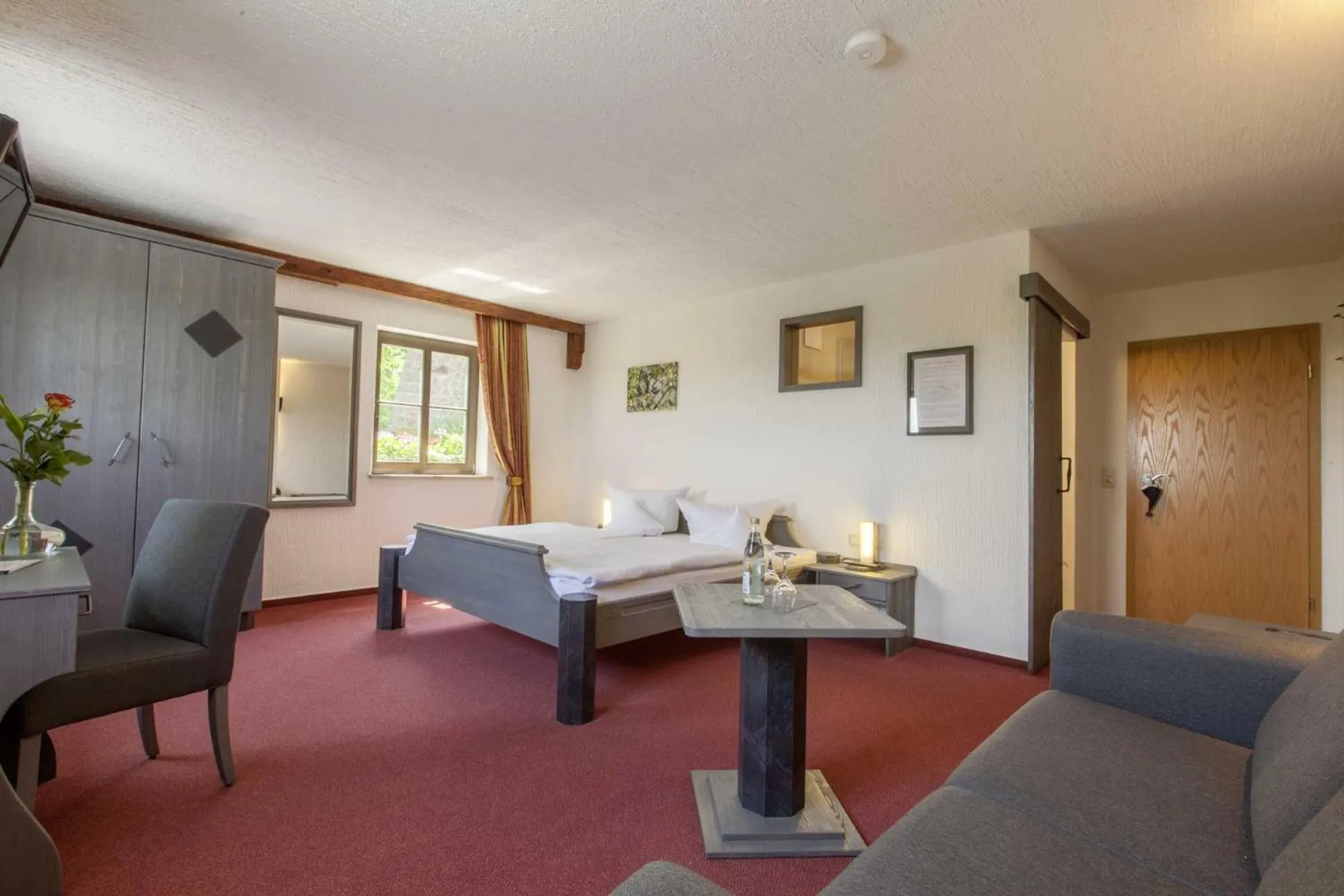 Photo of the whole room in Burghotel Stolpen