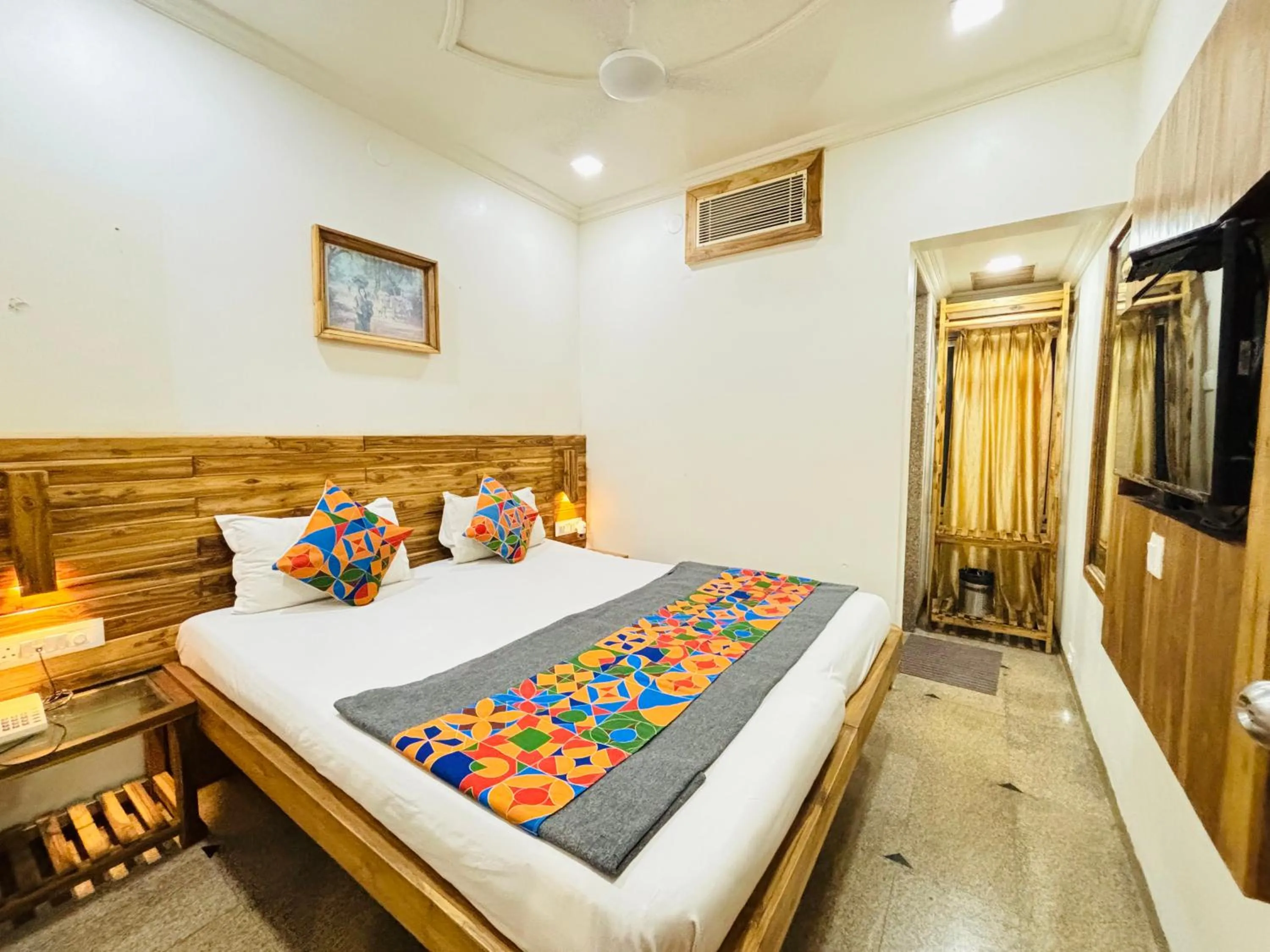 Bedroom, Bed in Hotel Regency