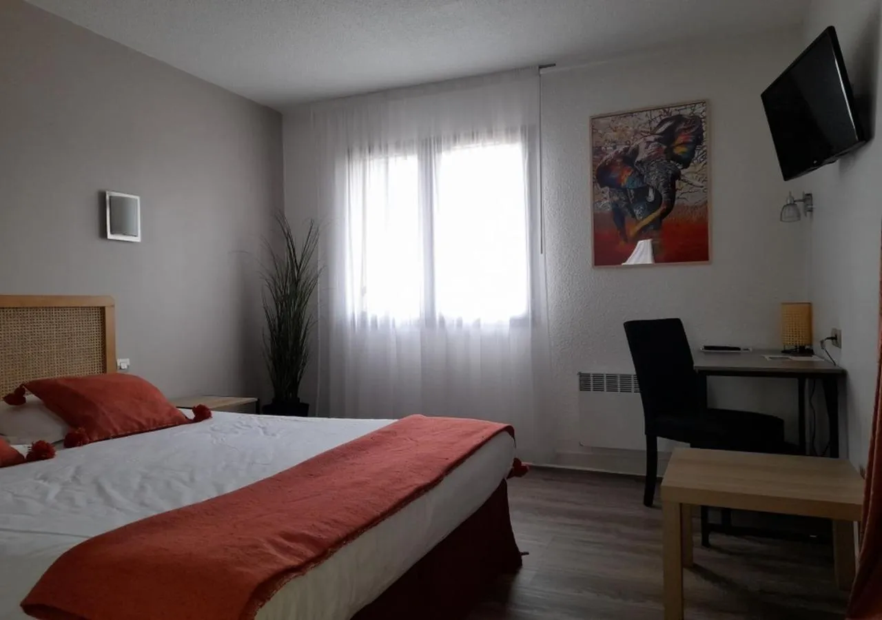 Bed in Les Jardins de L'Ocean - Climatisé