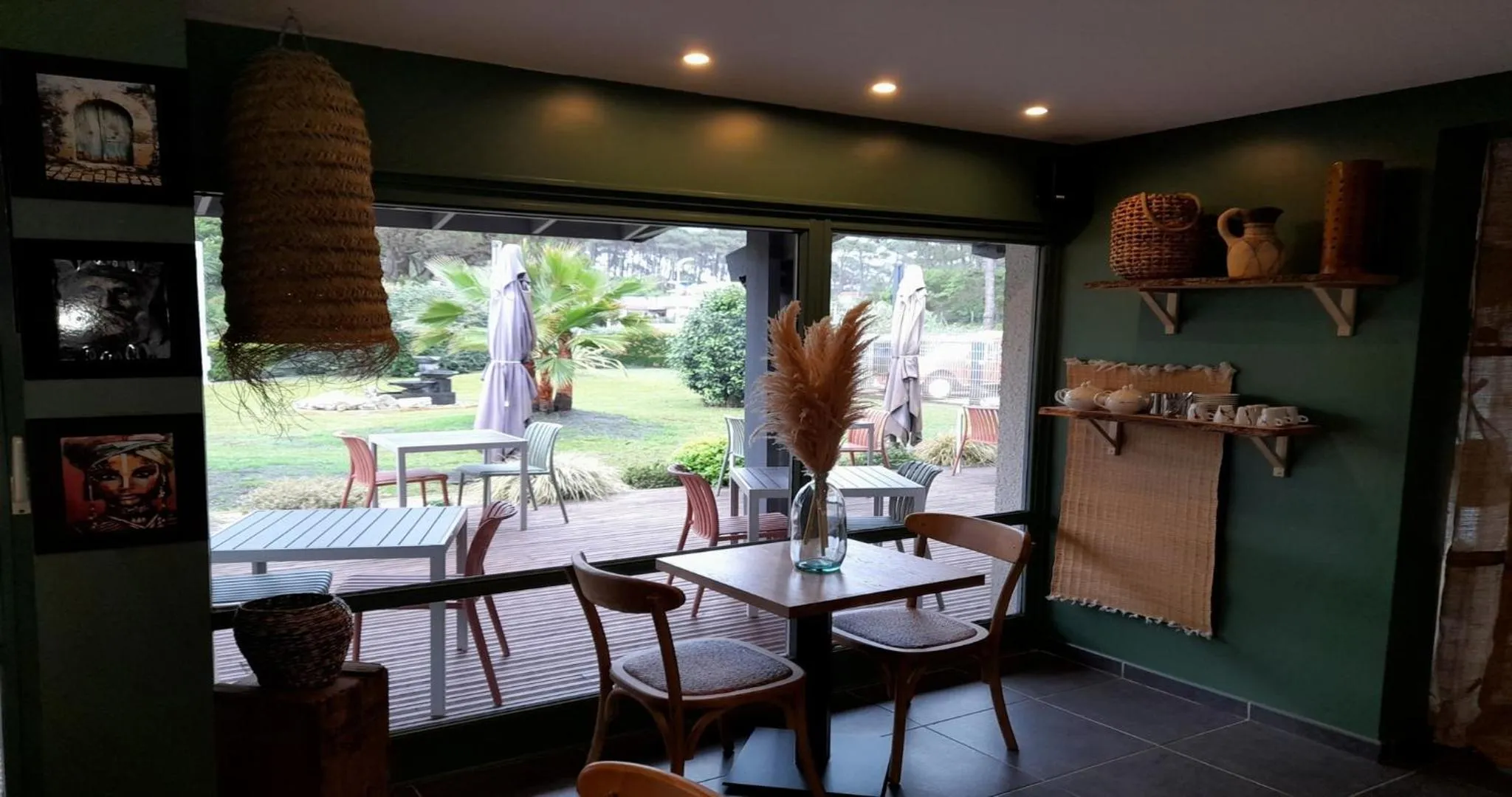 Breakfast in Les Jardins de L'Ocean - Climatisé