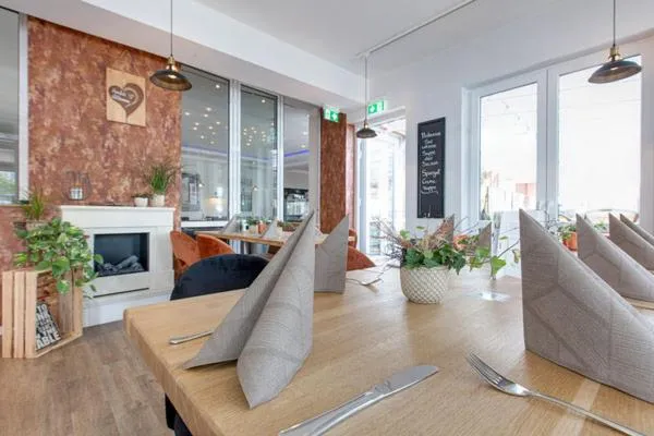 Restaurant/places to eat in MarC5 Hotel Cadenberge