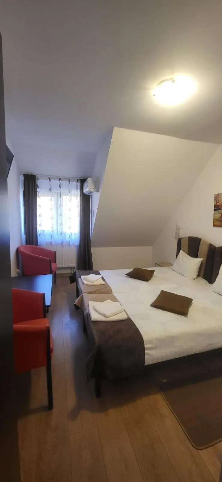 Photo of the whole room, Bed in Relax