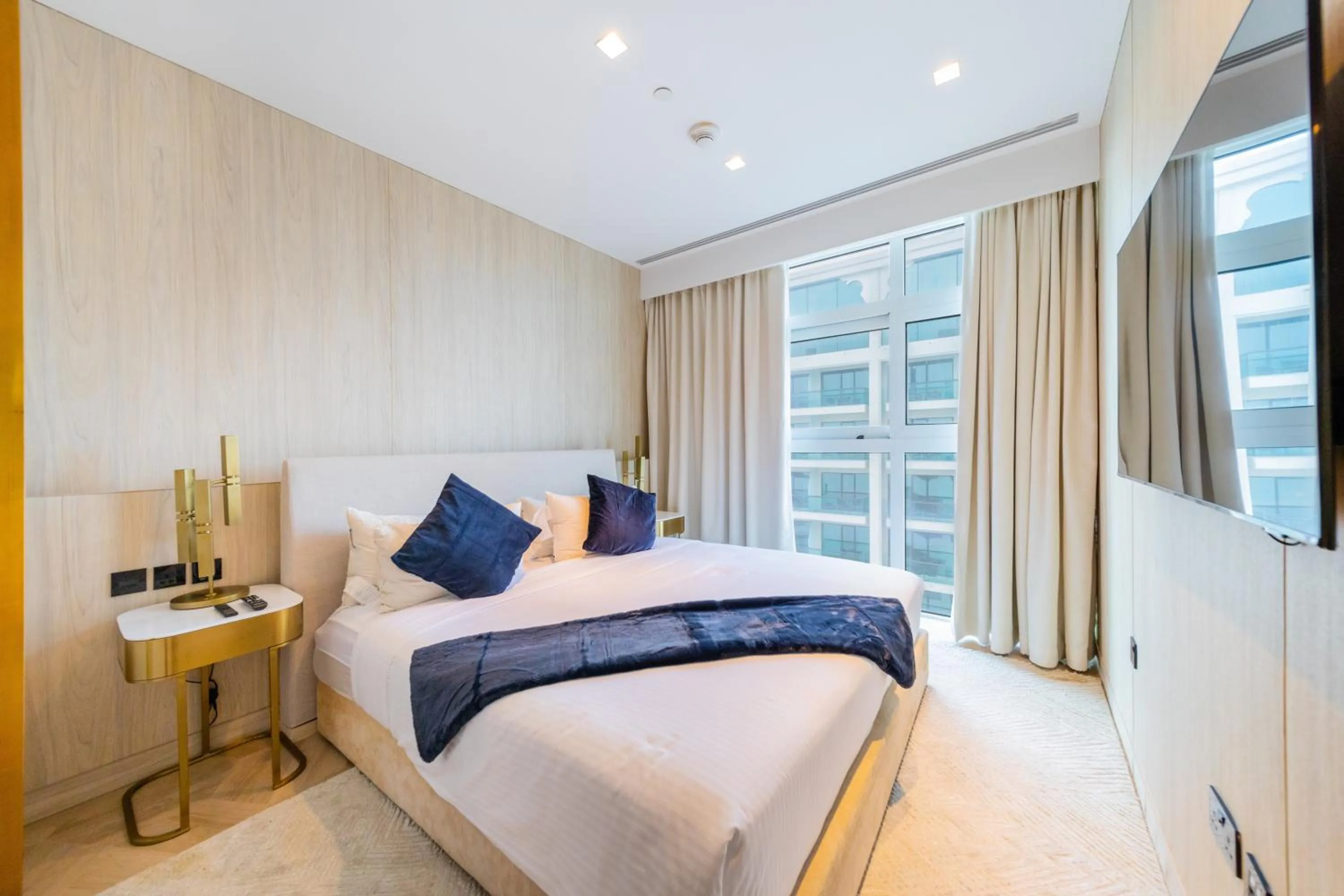 Bed in EDEN'S Homes & Villas - FIVE Palm Residences