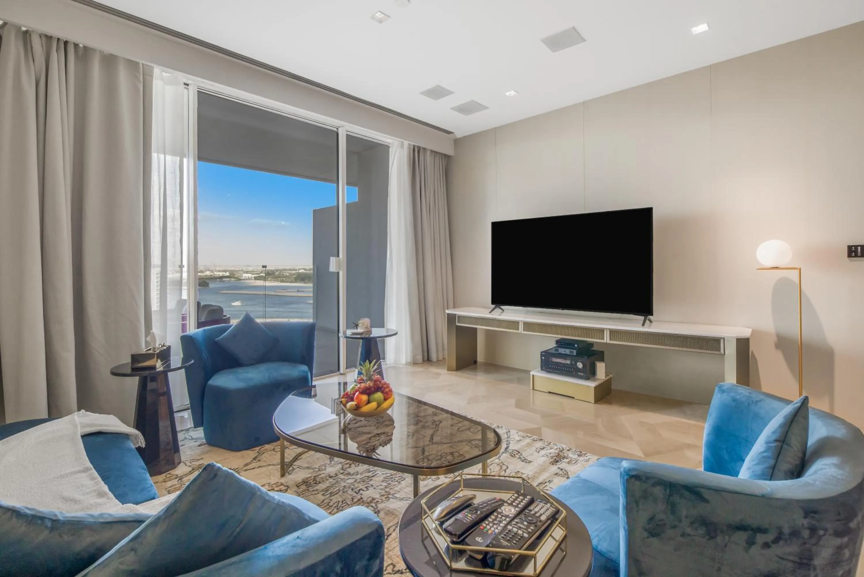 Living room in EDEN'S Homes & Villas - FIVE Palm Residences