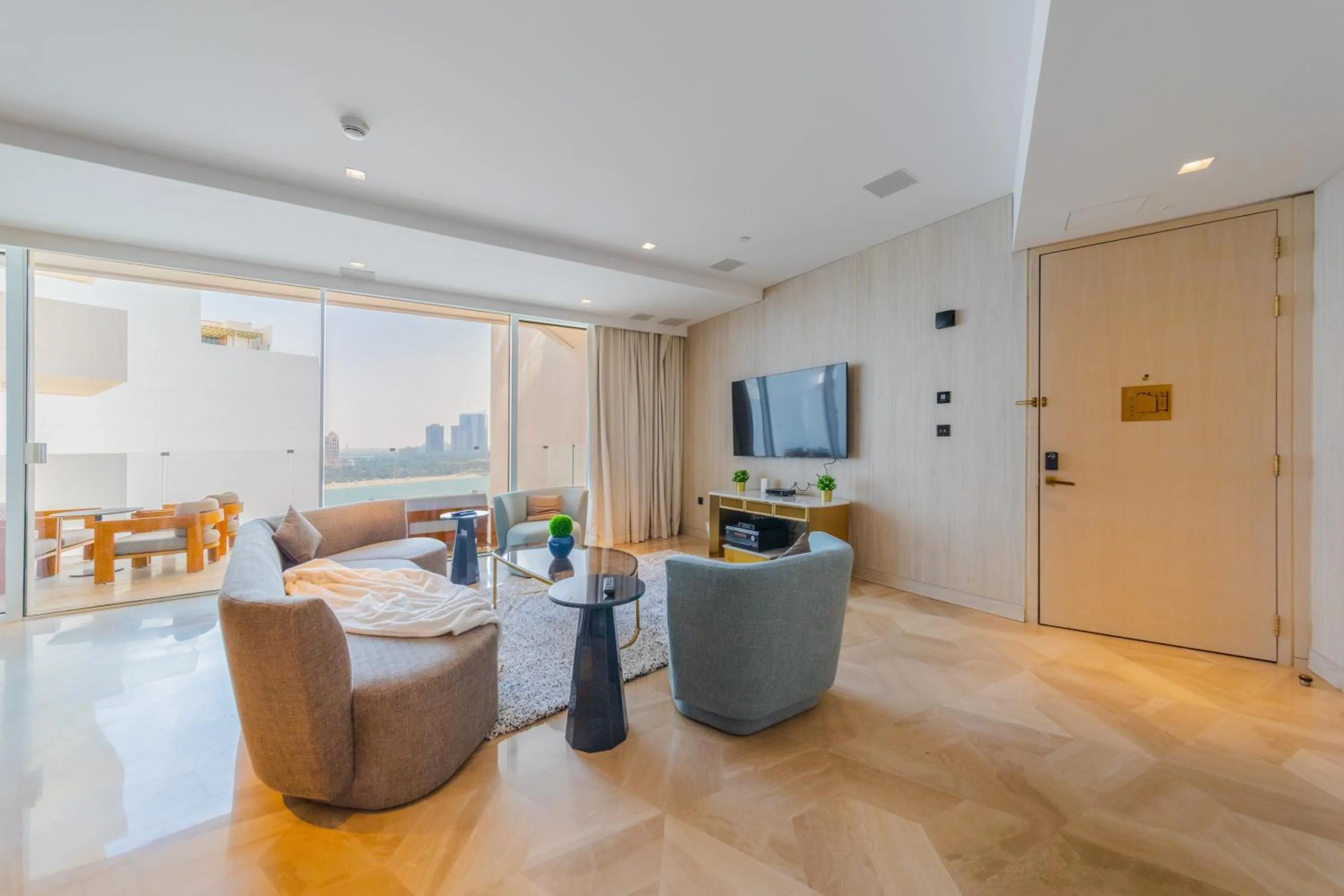 Living room in EDEN'S Homes & Villas - FIVE Palm Residences