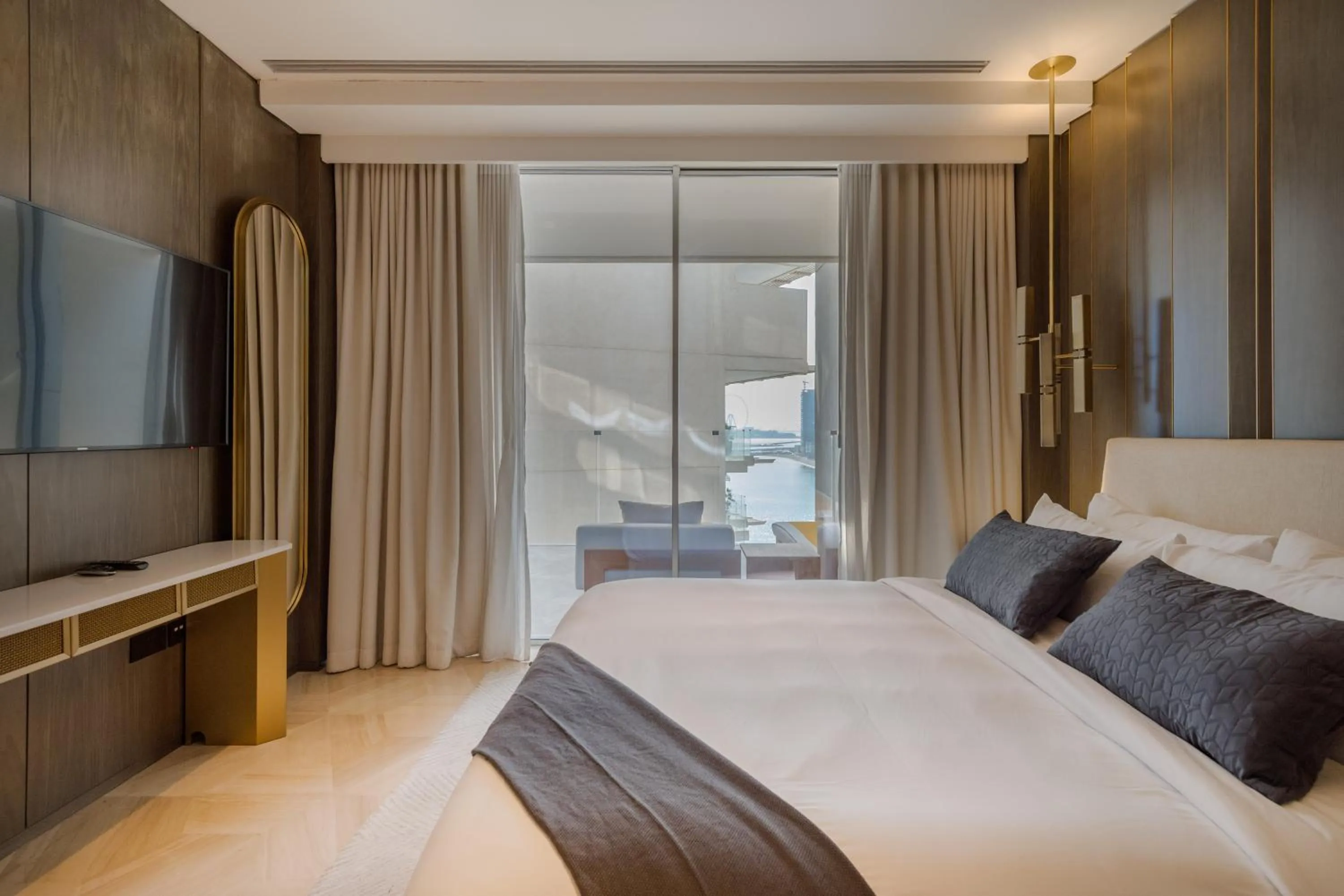 Bed in EDEN'S Homes & Villas - FIVE Palm Residences
