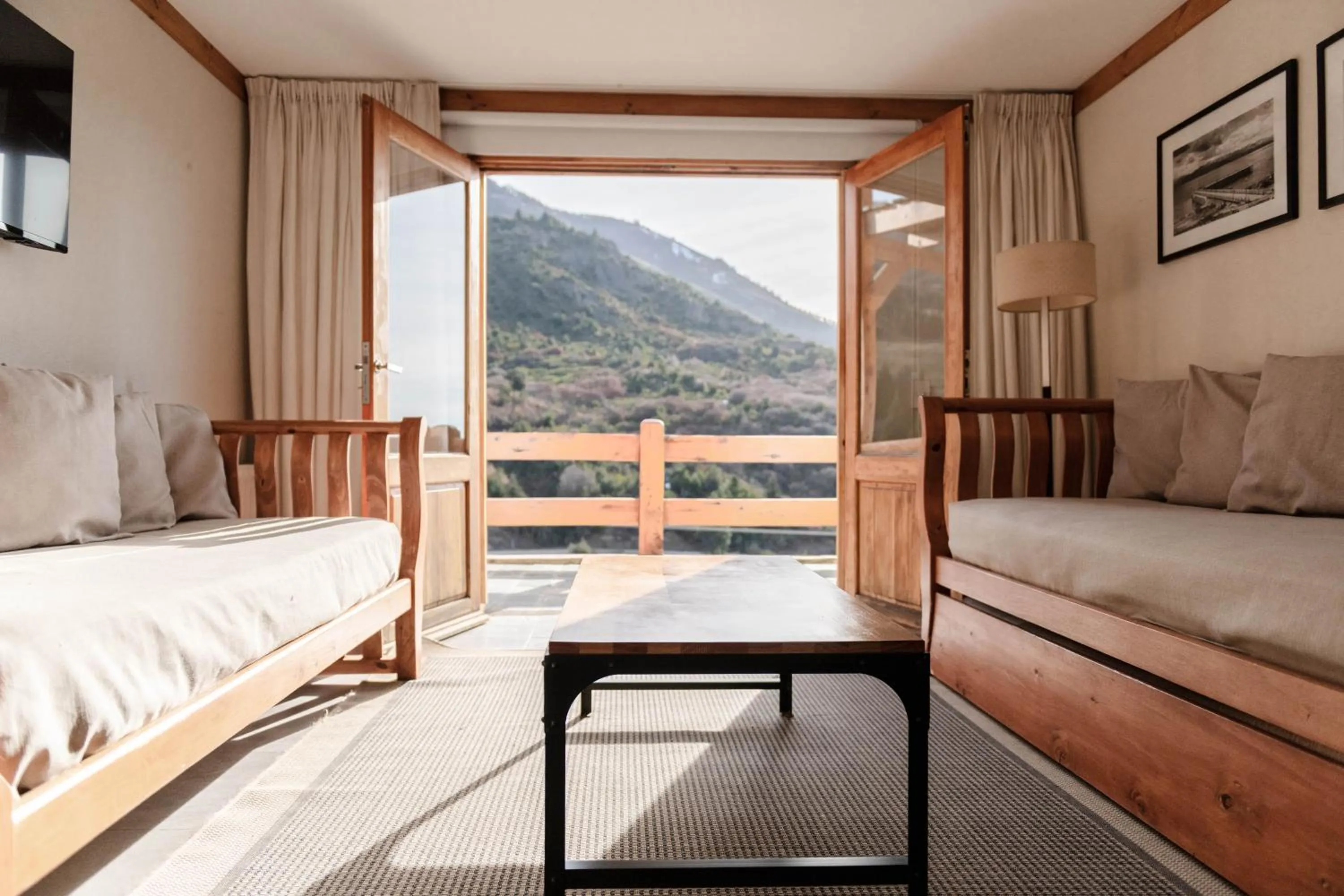 Seating area, Bed in Hostería del Cerro