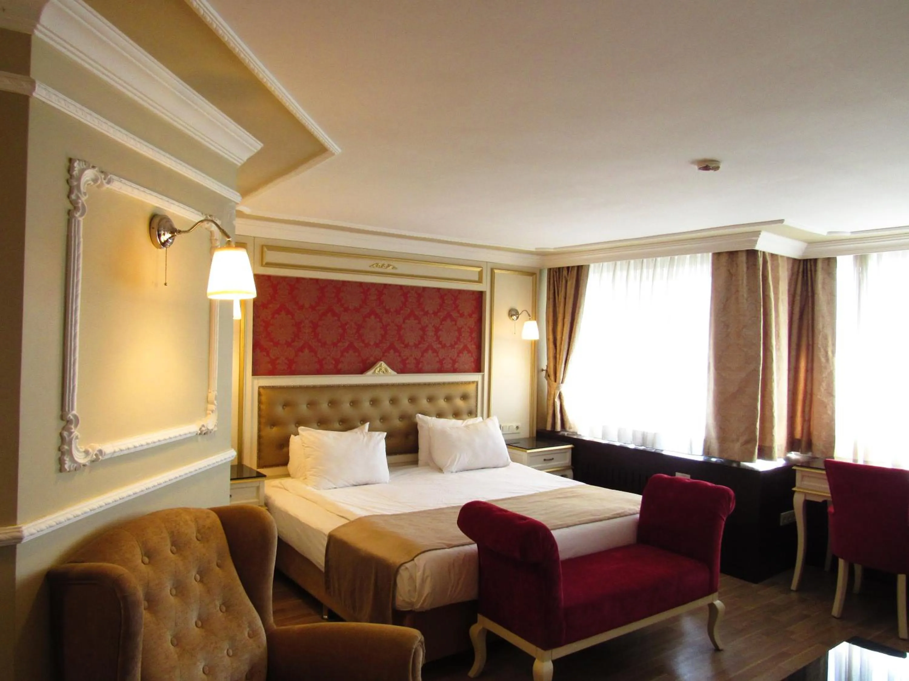 Photo of the whole room, Bed in Kadikoy Park Suites