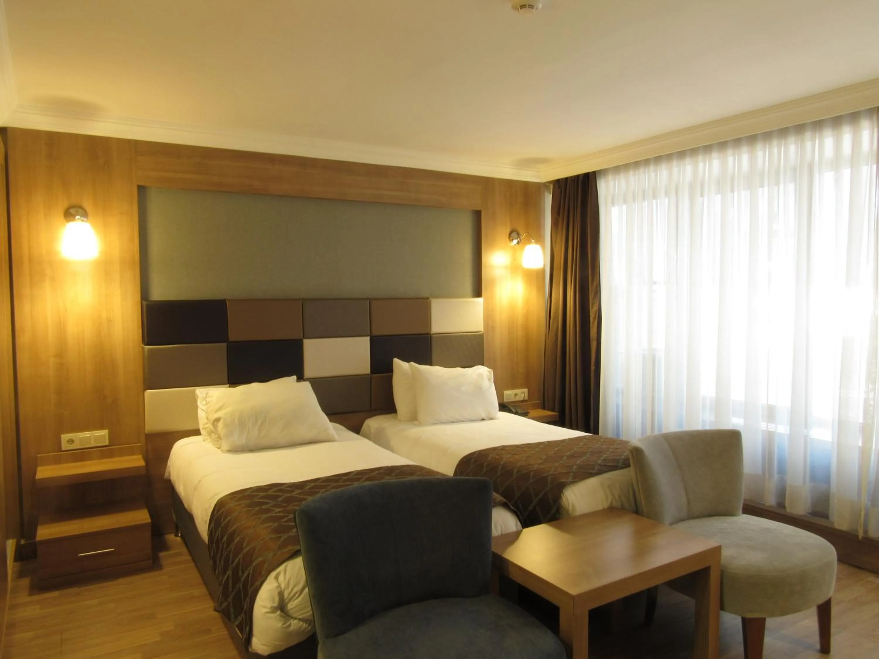 Photo of the whole room, Bed in Kadikoy Park Suites