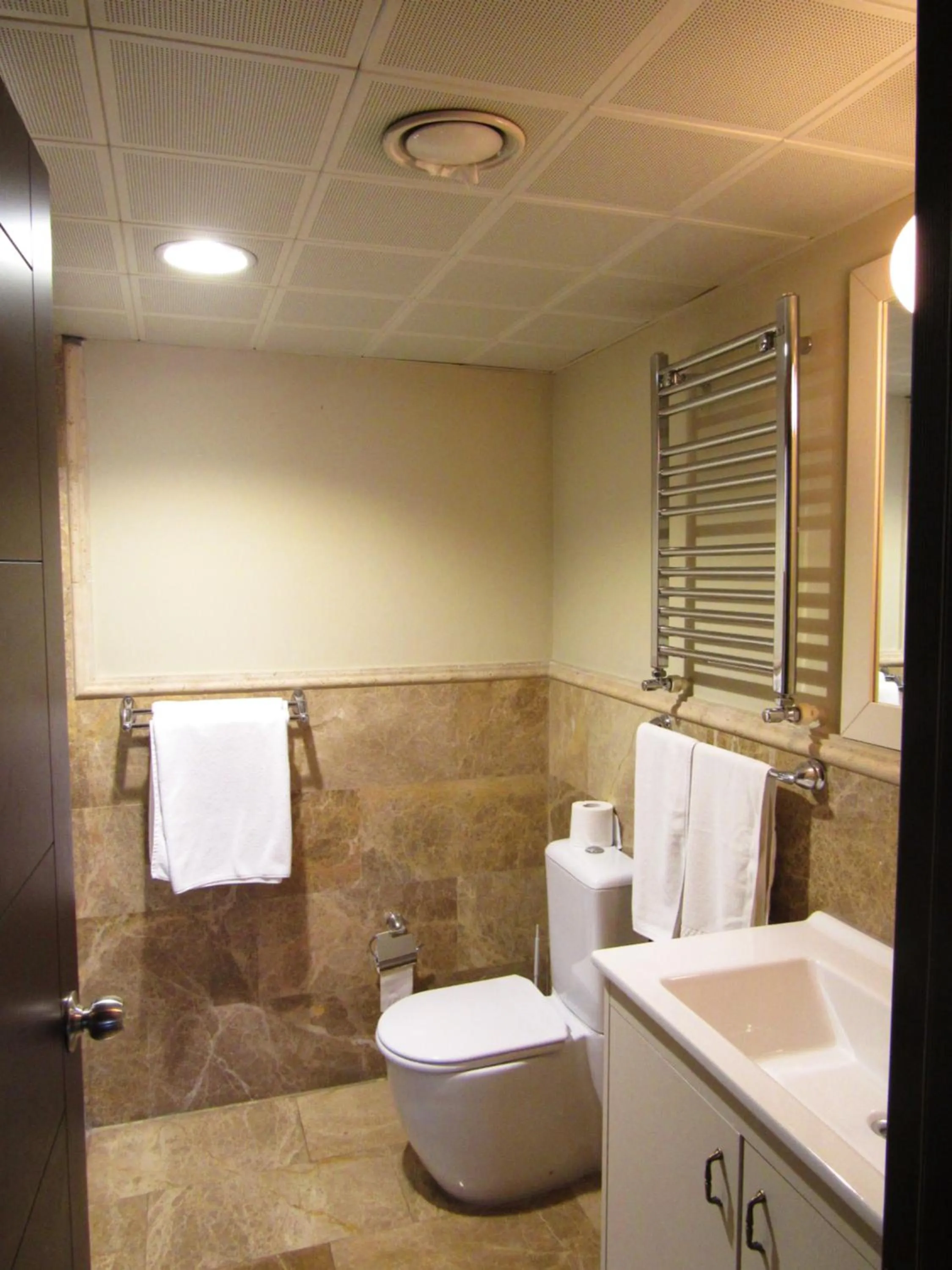 Shower in Kadikoy Park Suites