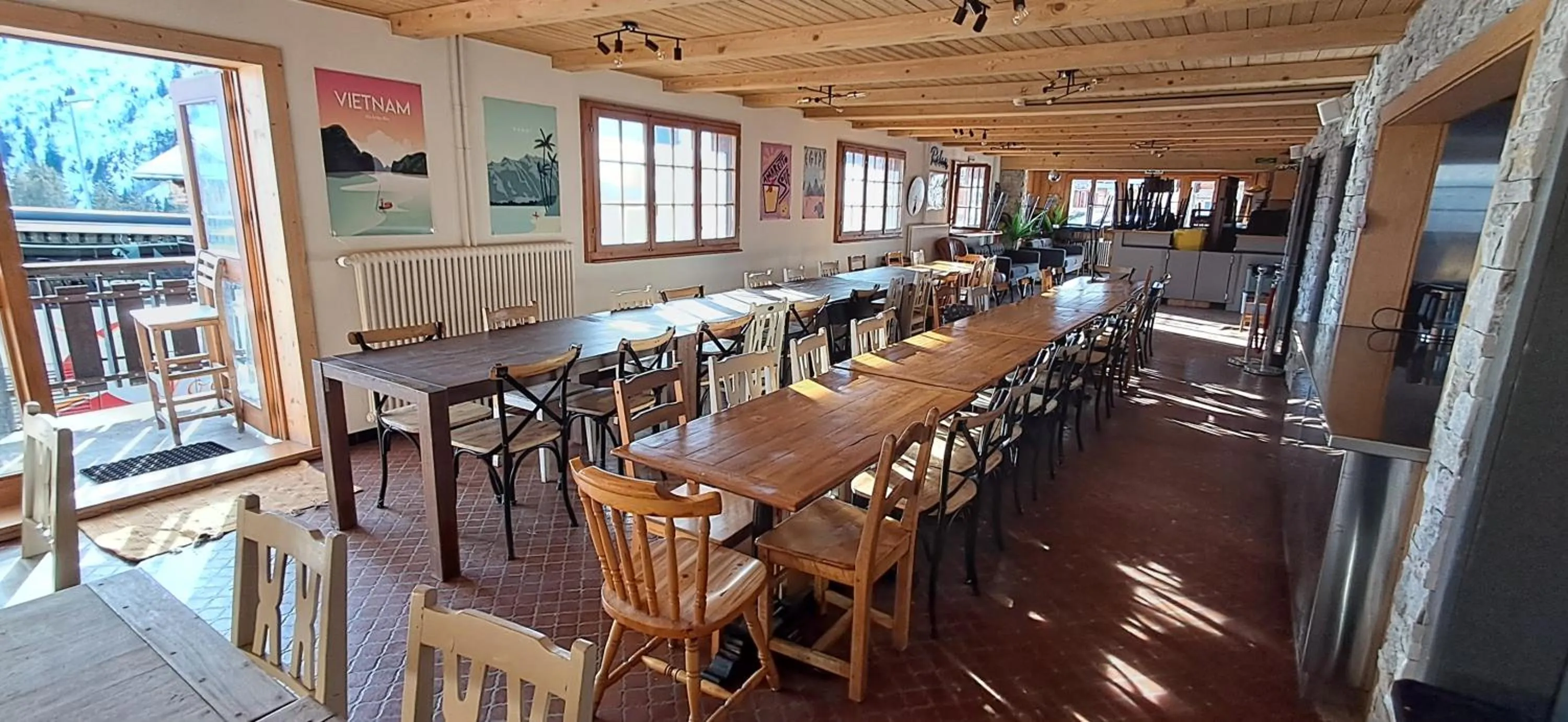 Restaurant/places to eat in Freeride Hostel