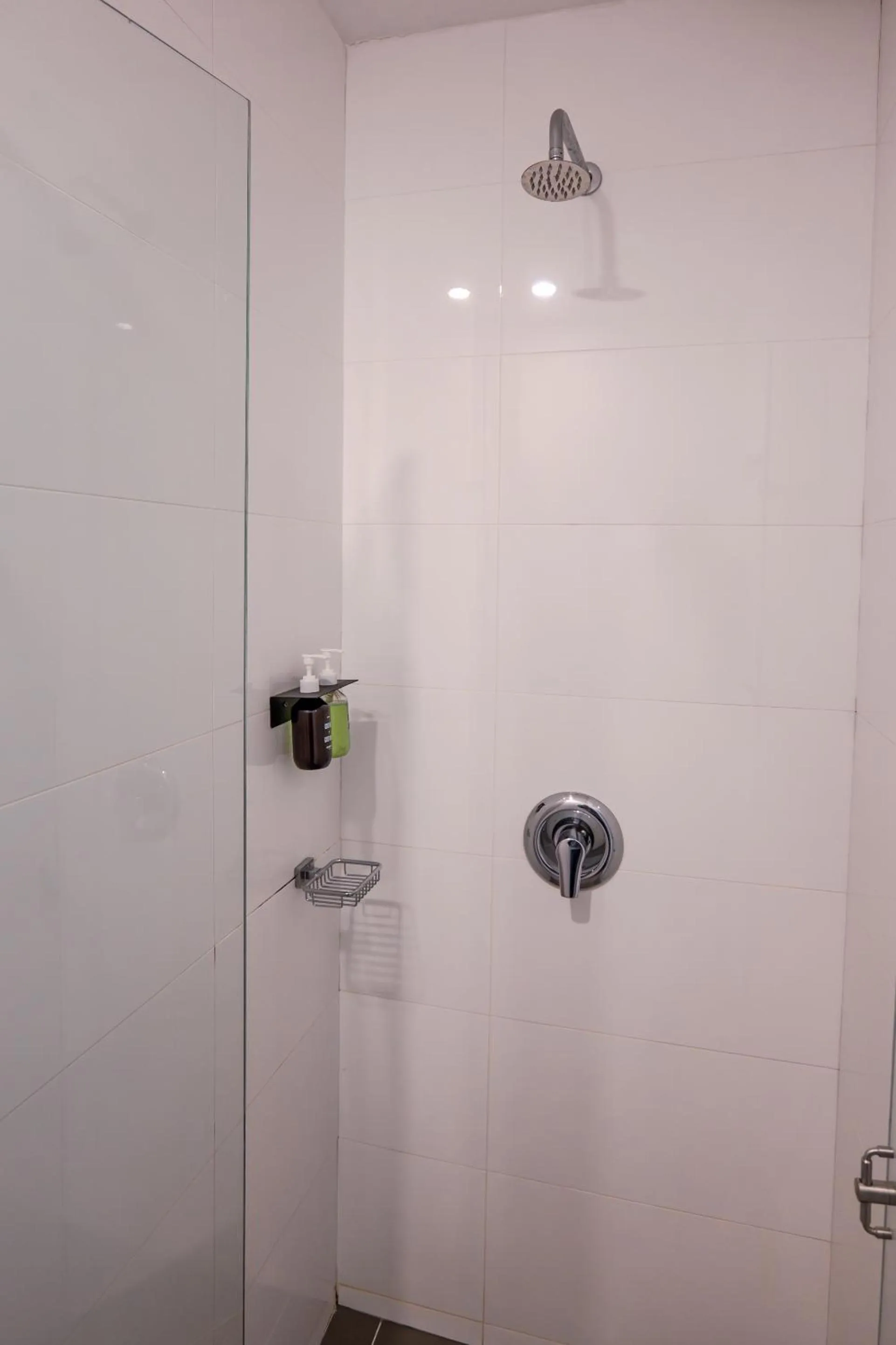 Shower in Spotty Bogotá Centro