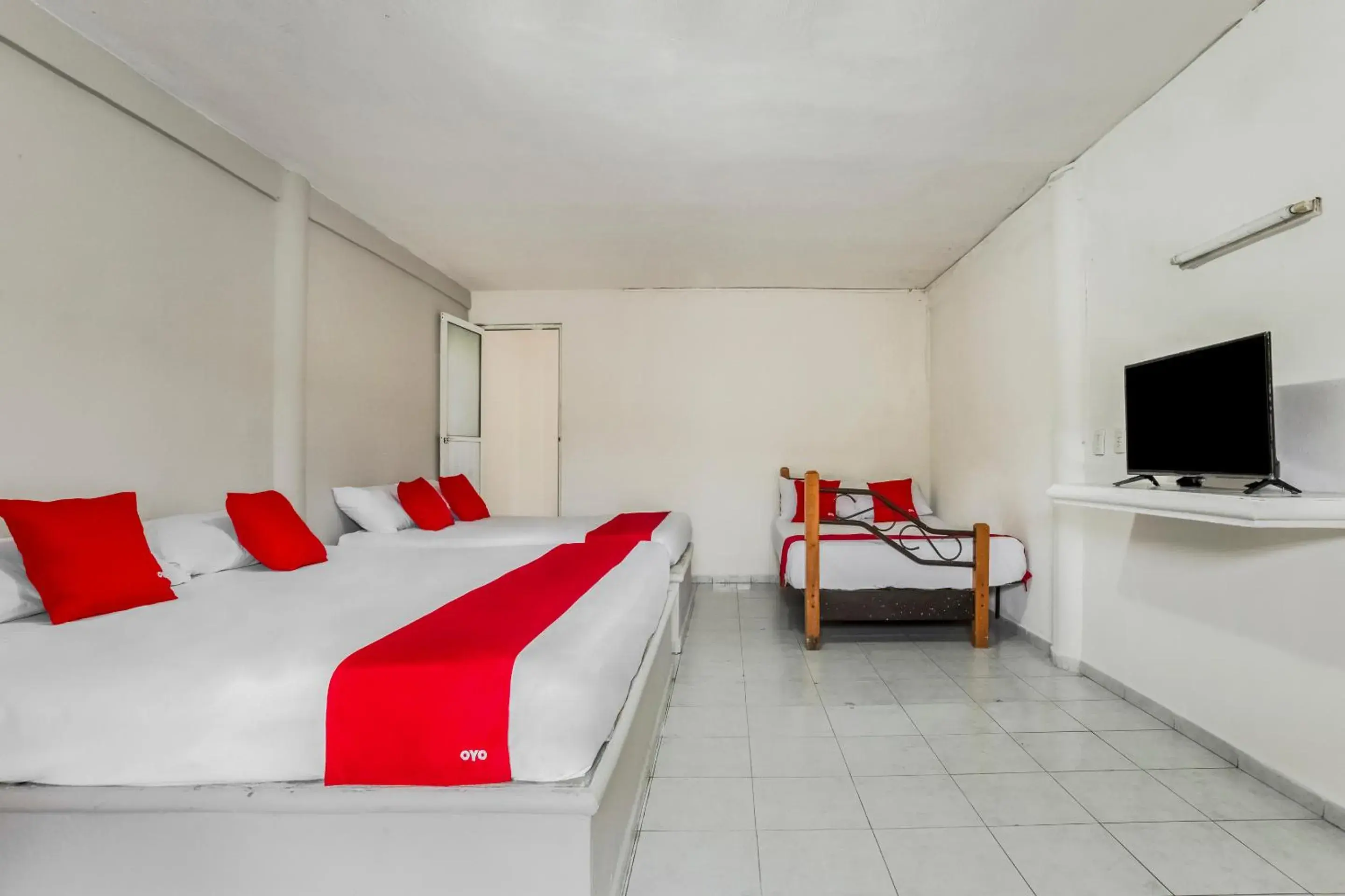 Bedroom in OYO Hotel Jaguar Bedroom in OYO Hotel Jaguar