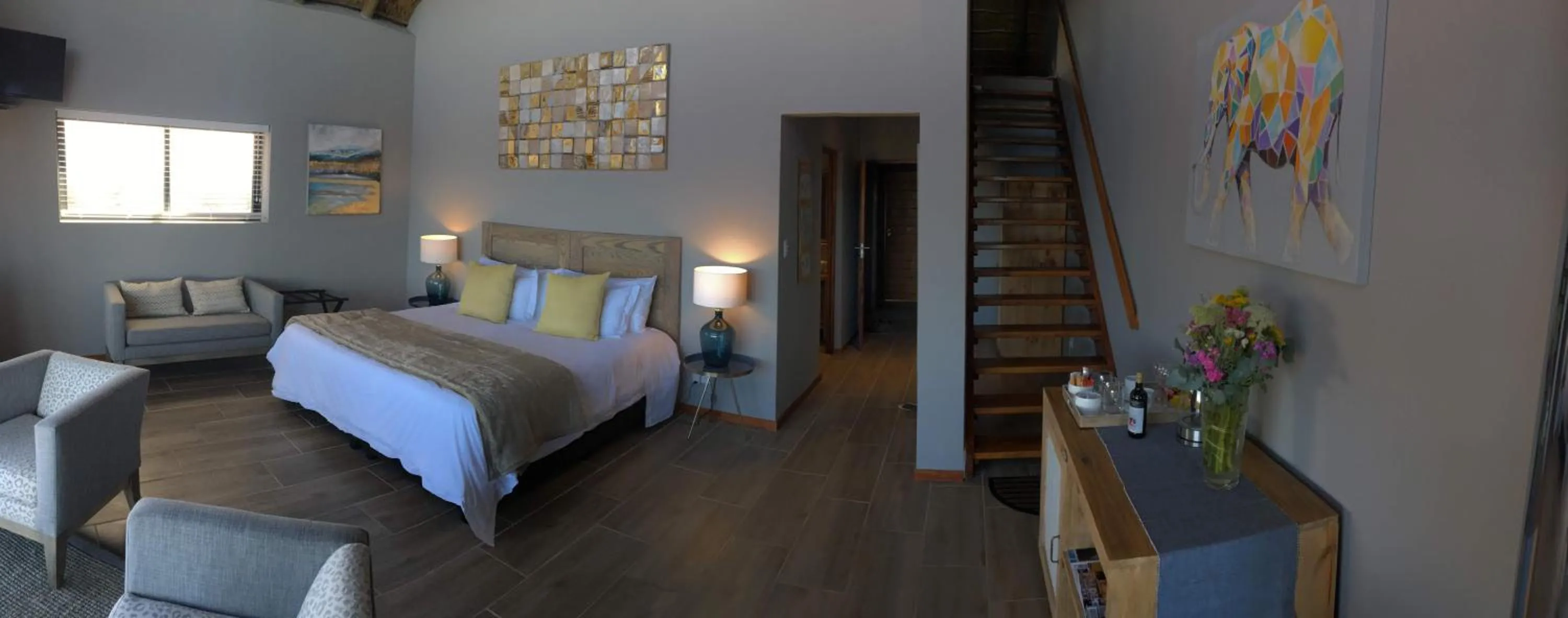 Photo of the whole room, Bed in Jbay Zebra Lodge