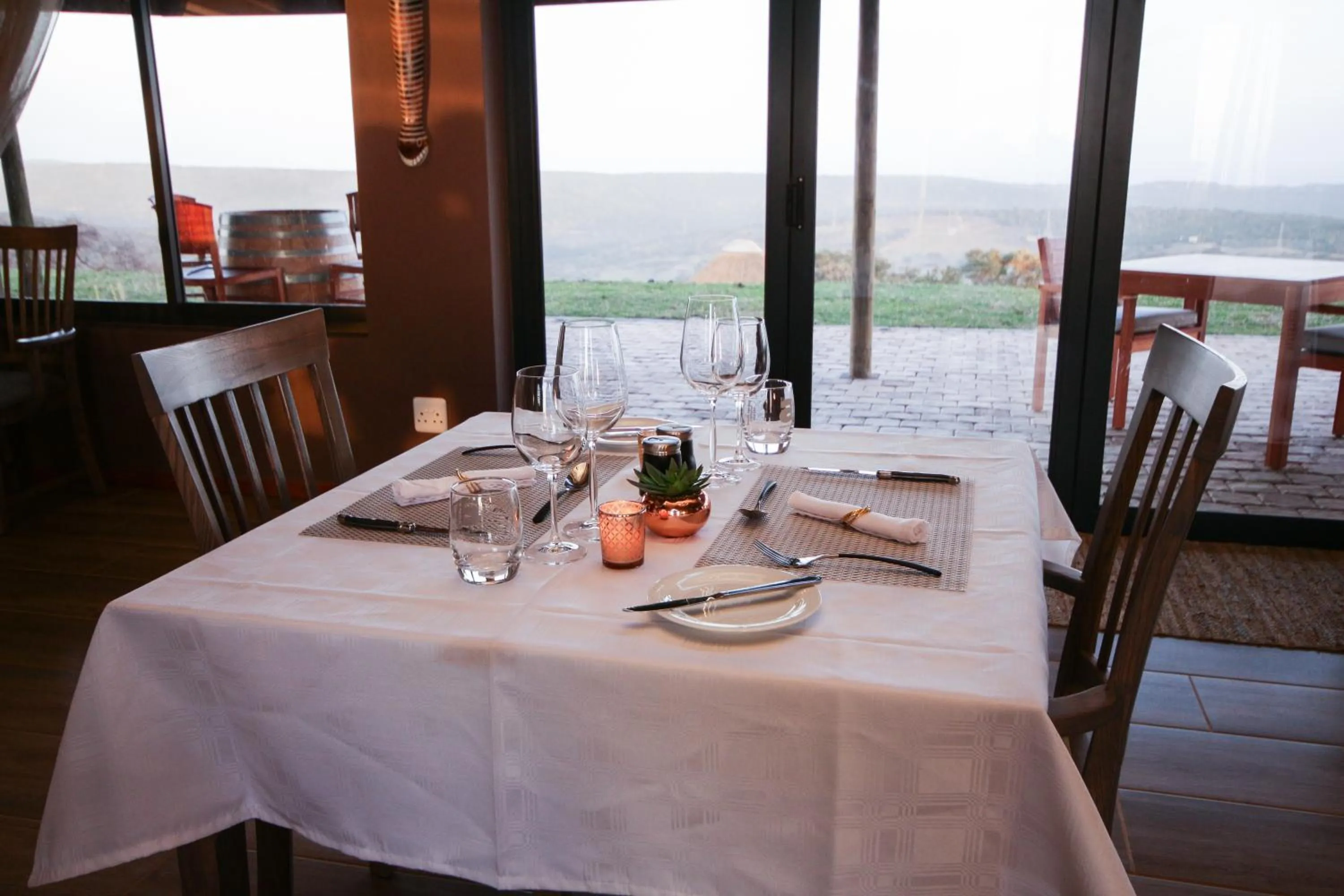 Restaurant/places to eat in Jbay Zebra Lodge