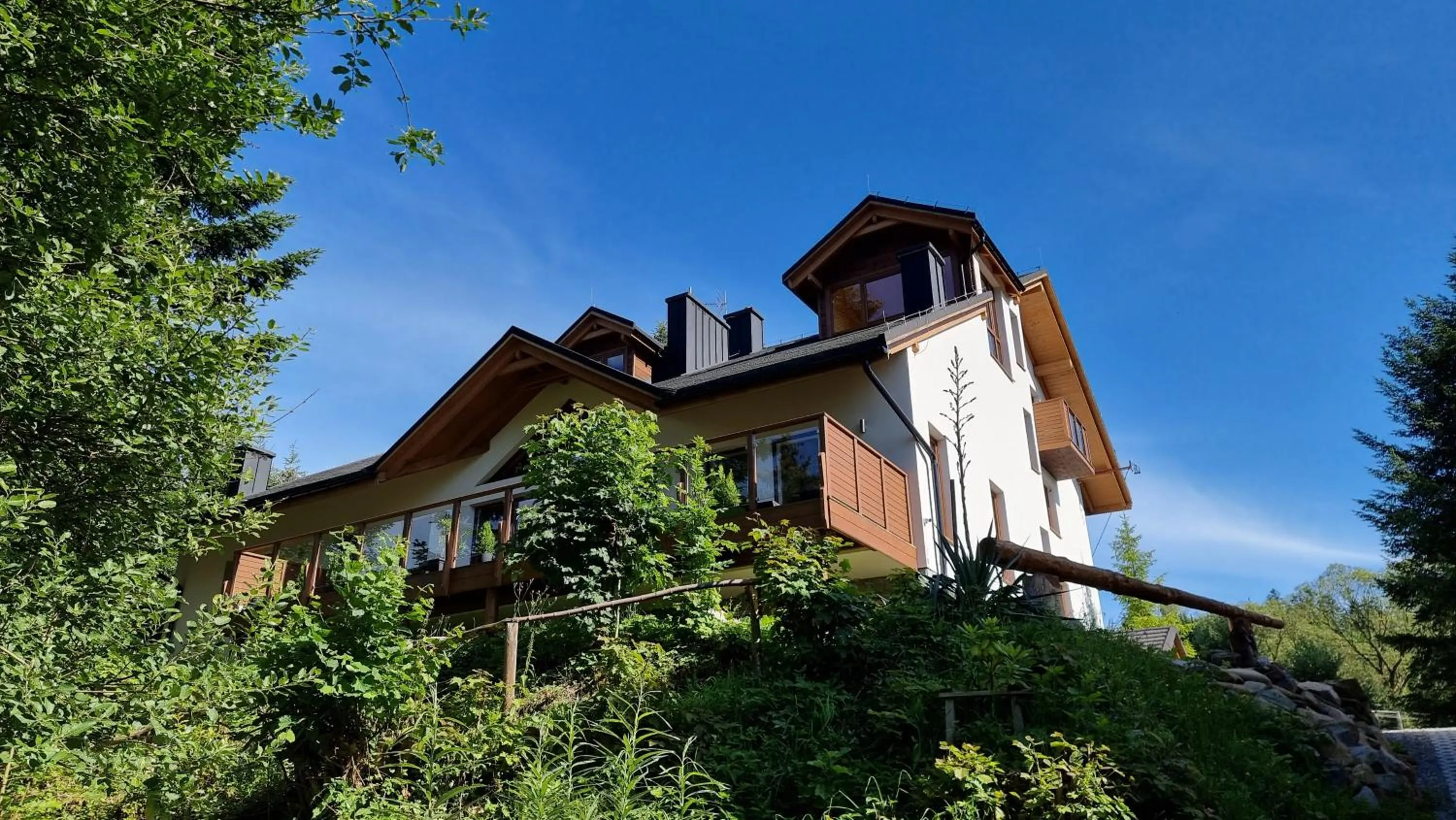 Facade/entrance in Rezydencja Barrettski