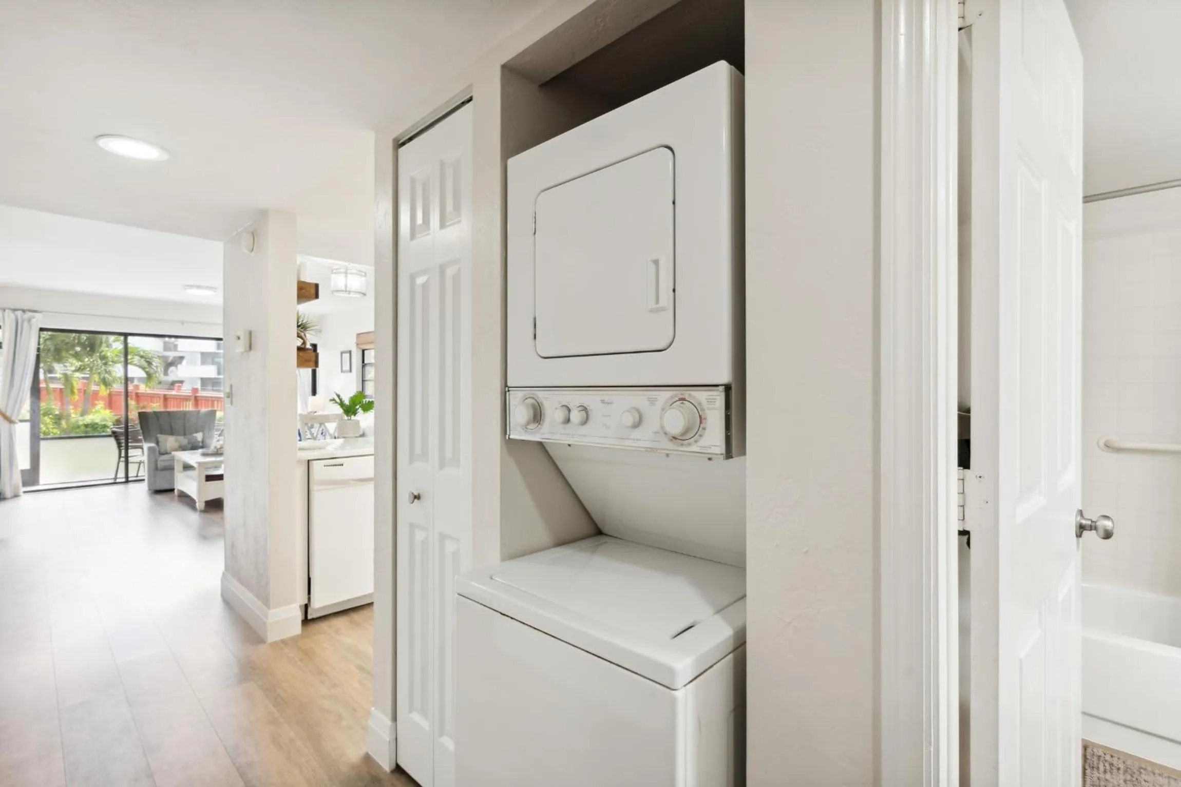 laundry, Bed in Park Shore Resort by Mike Z Rentals