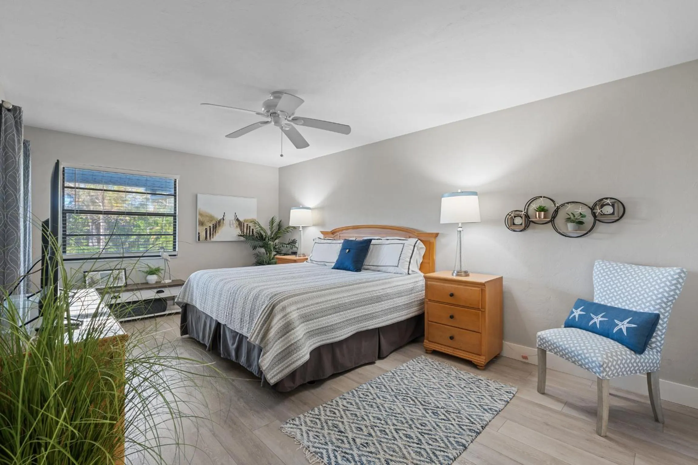 Bedroom, Bed in Park Shore Resort by Mike Z Rentals