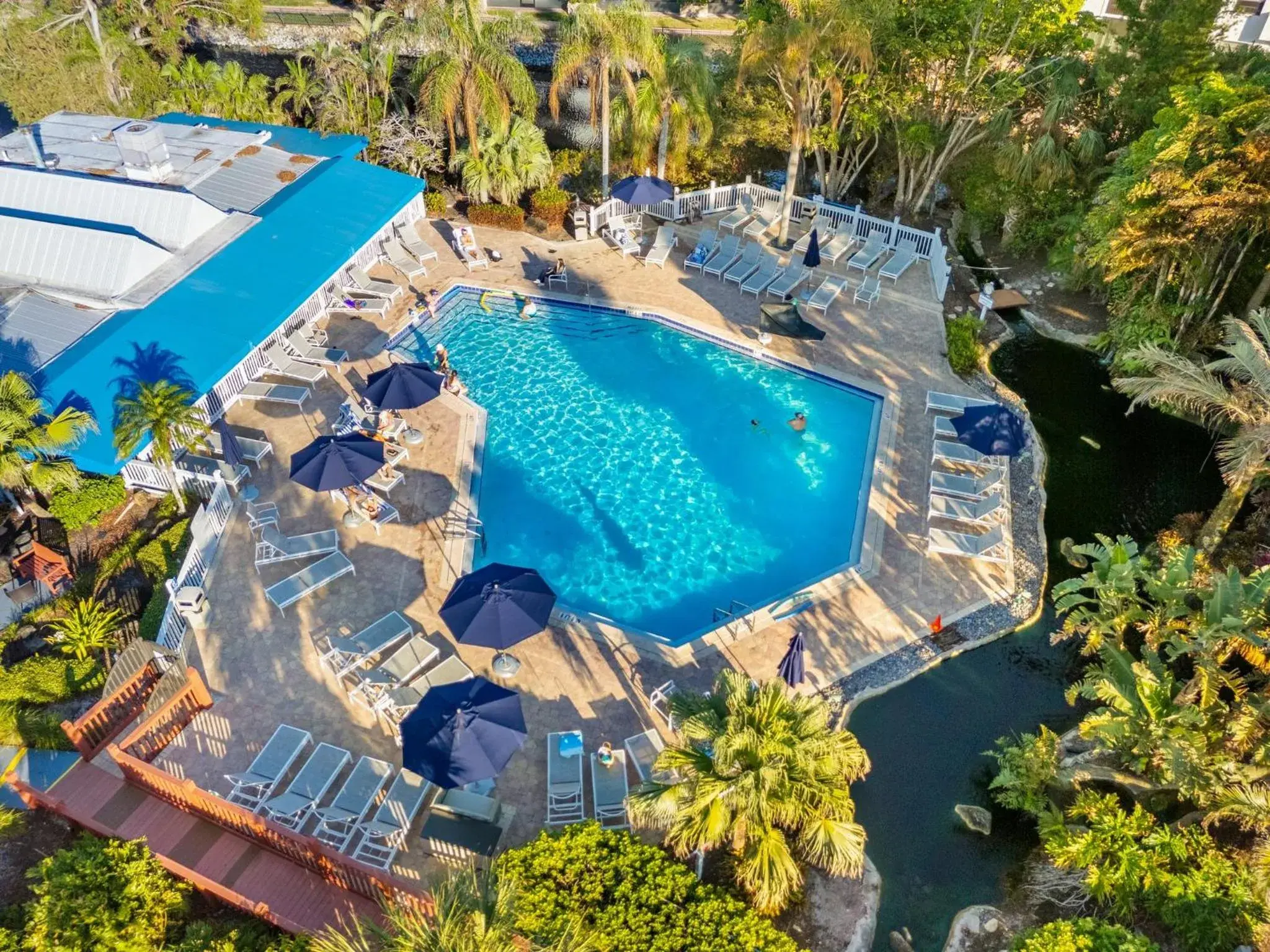 Swimming pool in Park Shore Resort by Mike Z Rentals Swimming pool in Park Shore Resort by Mike Z Rentals