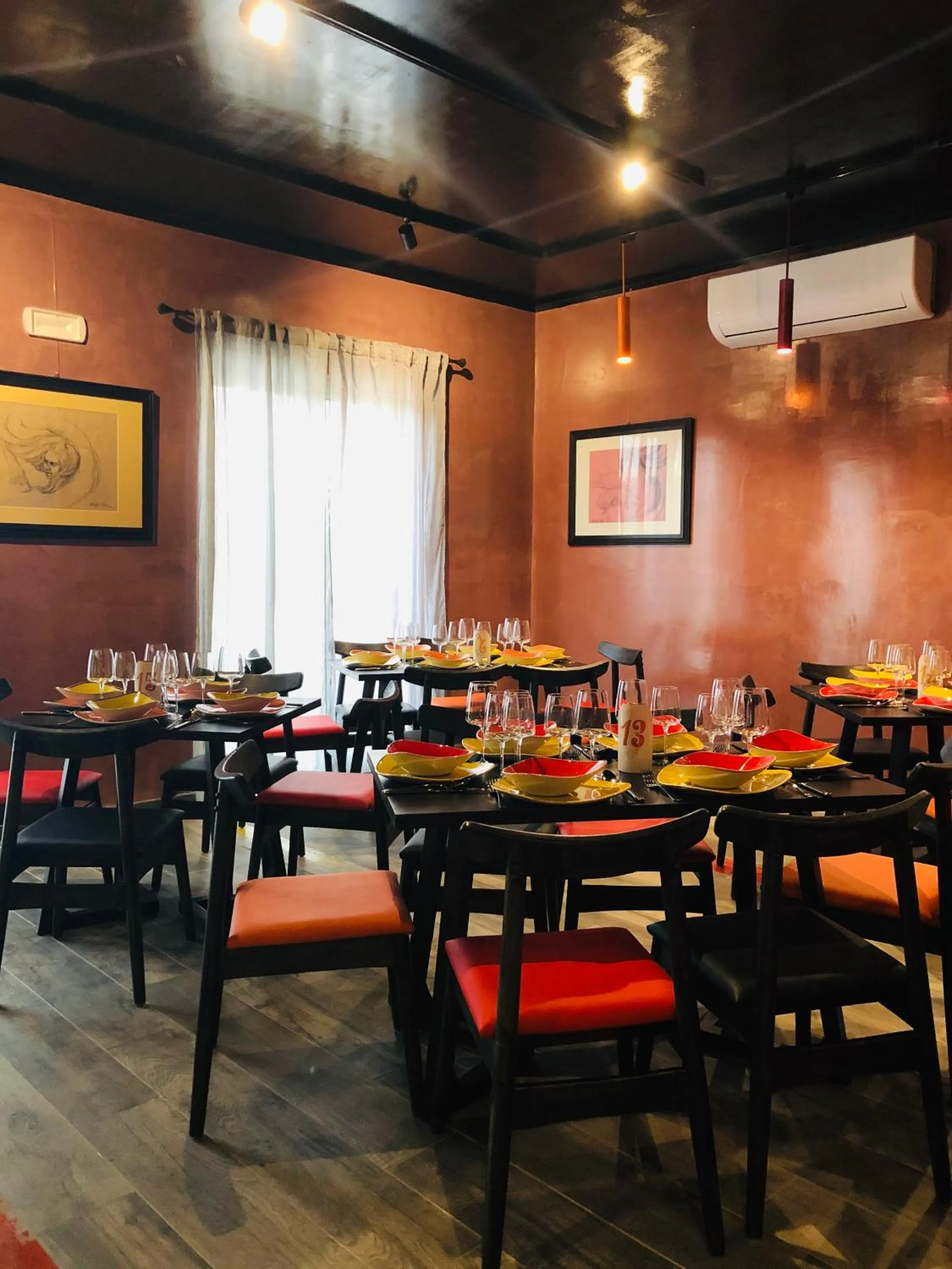 Restaurant/places to eat in villa oltremare resort