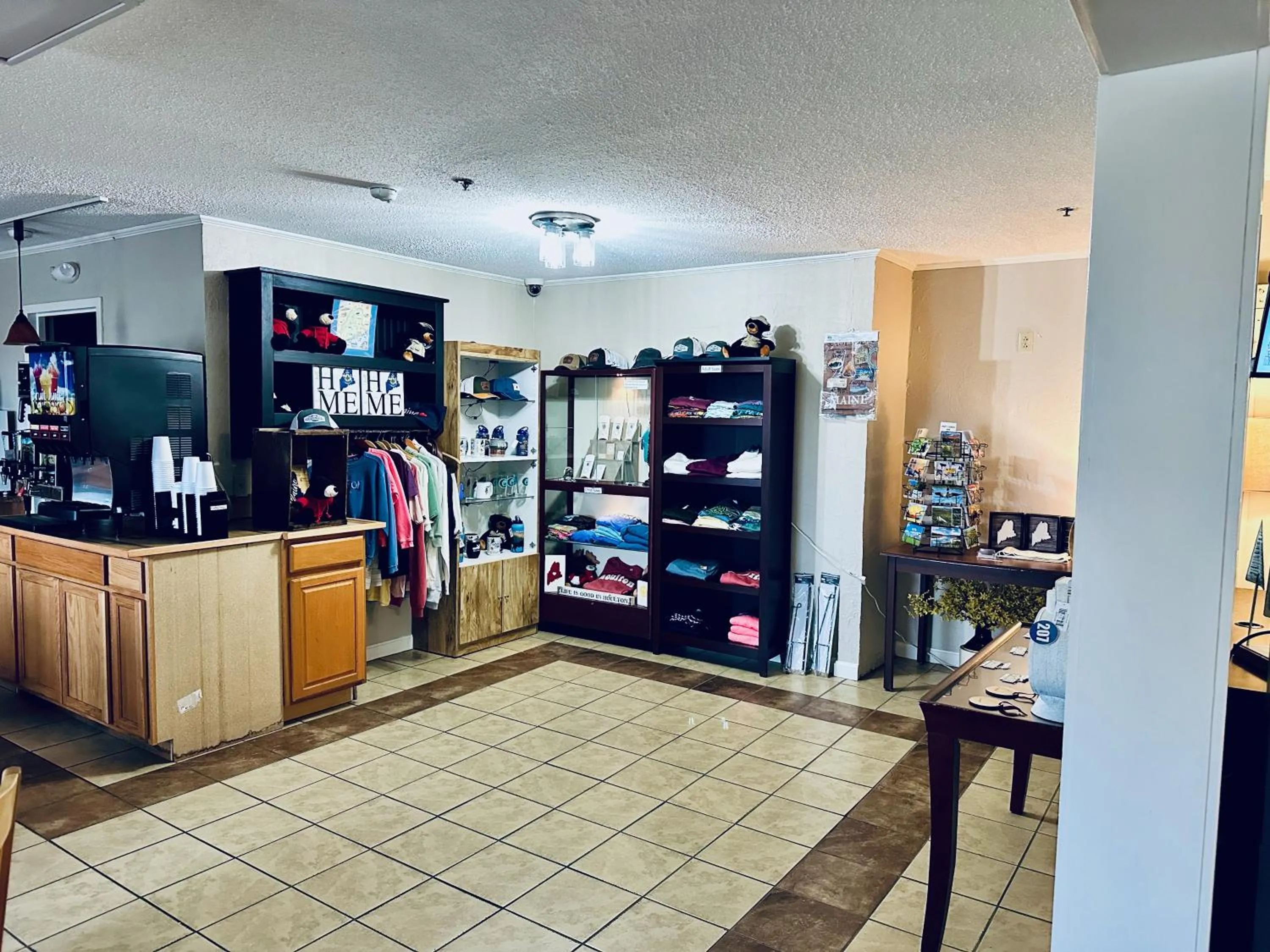 Shopping Area in Ivey's Motor Lodge