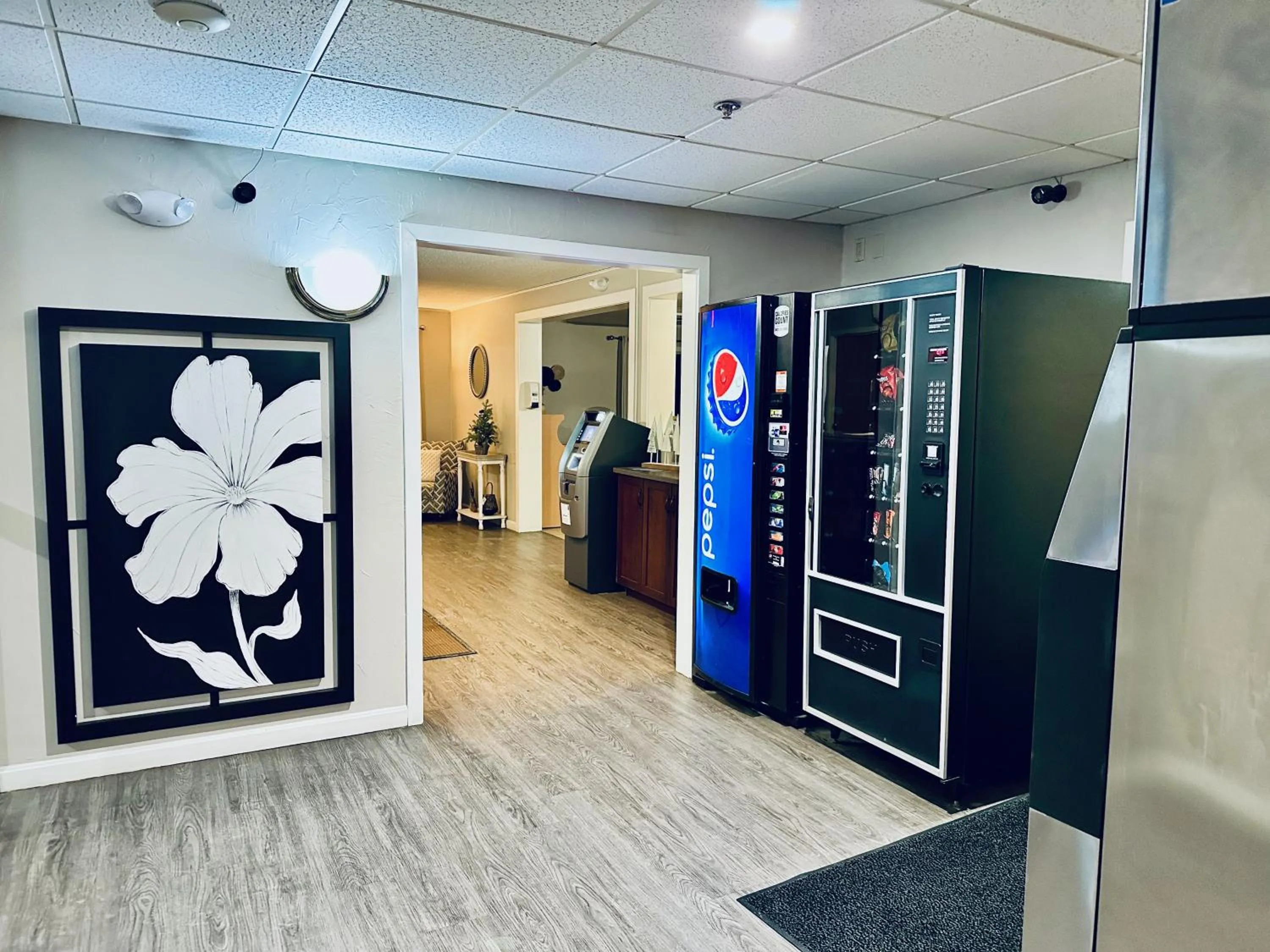 vending machine in Ivey's Motor Lodge