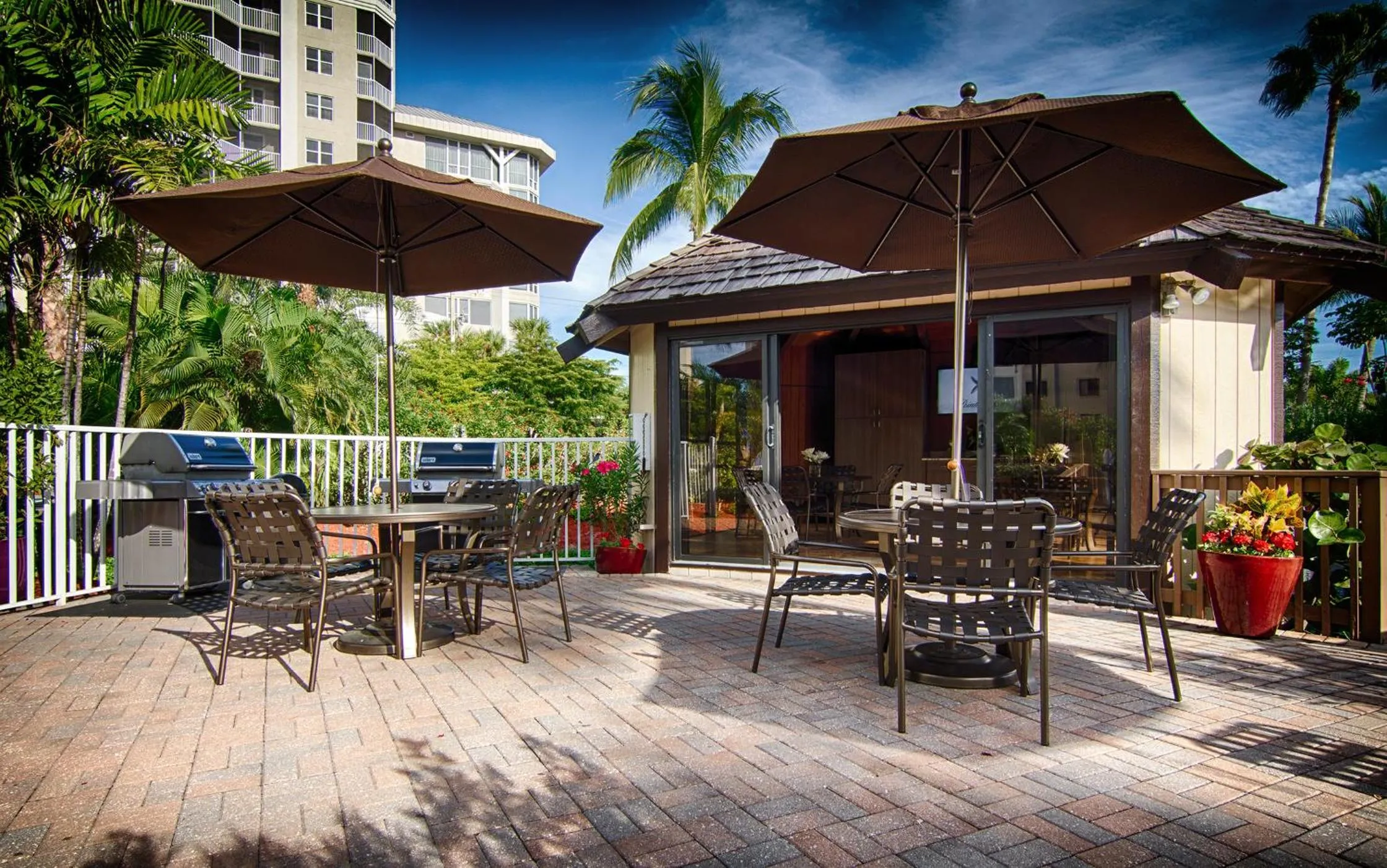 BBQ facilities in Pointe Estero Resort