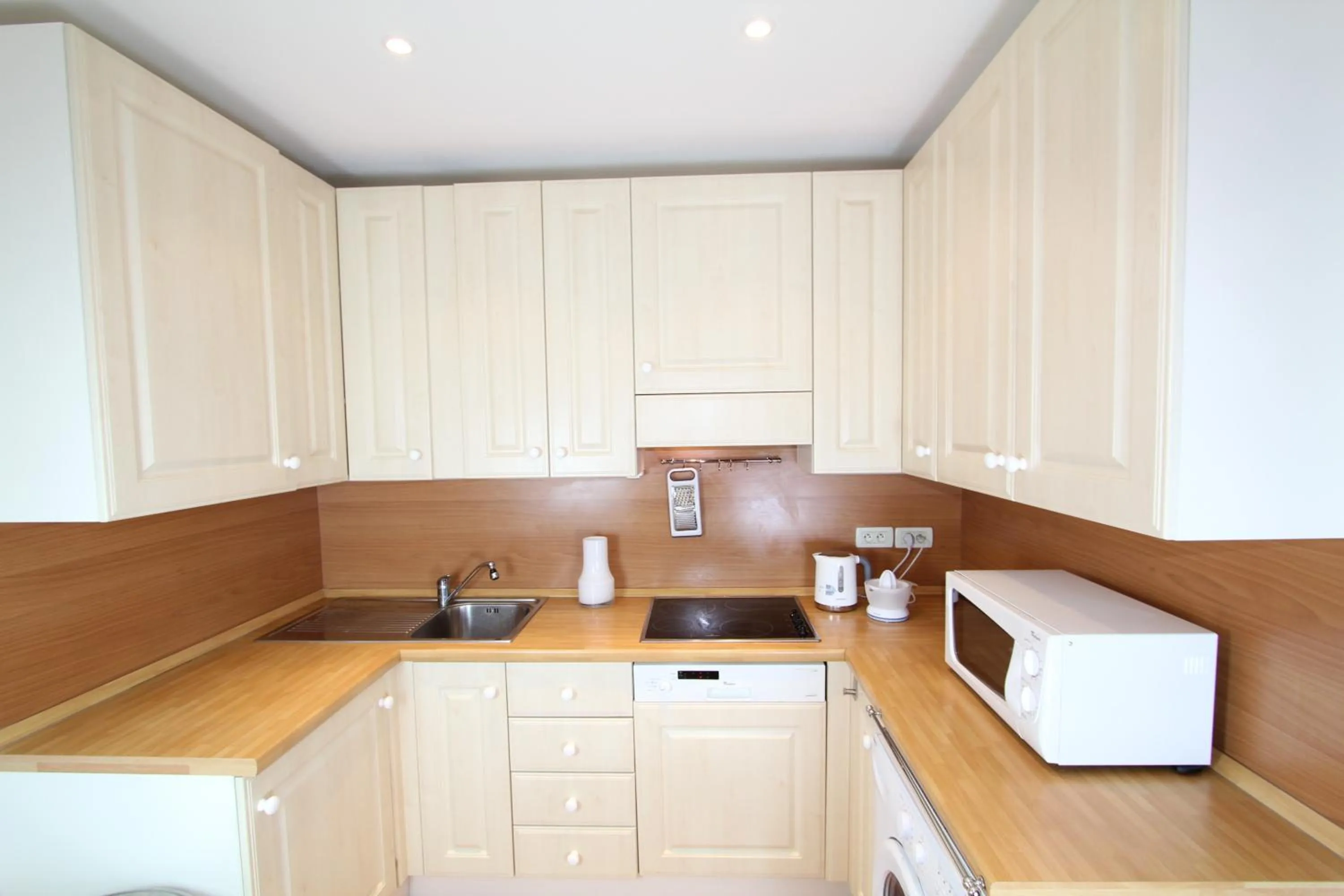 Coffee/tea facilities in Nice Massena