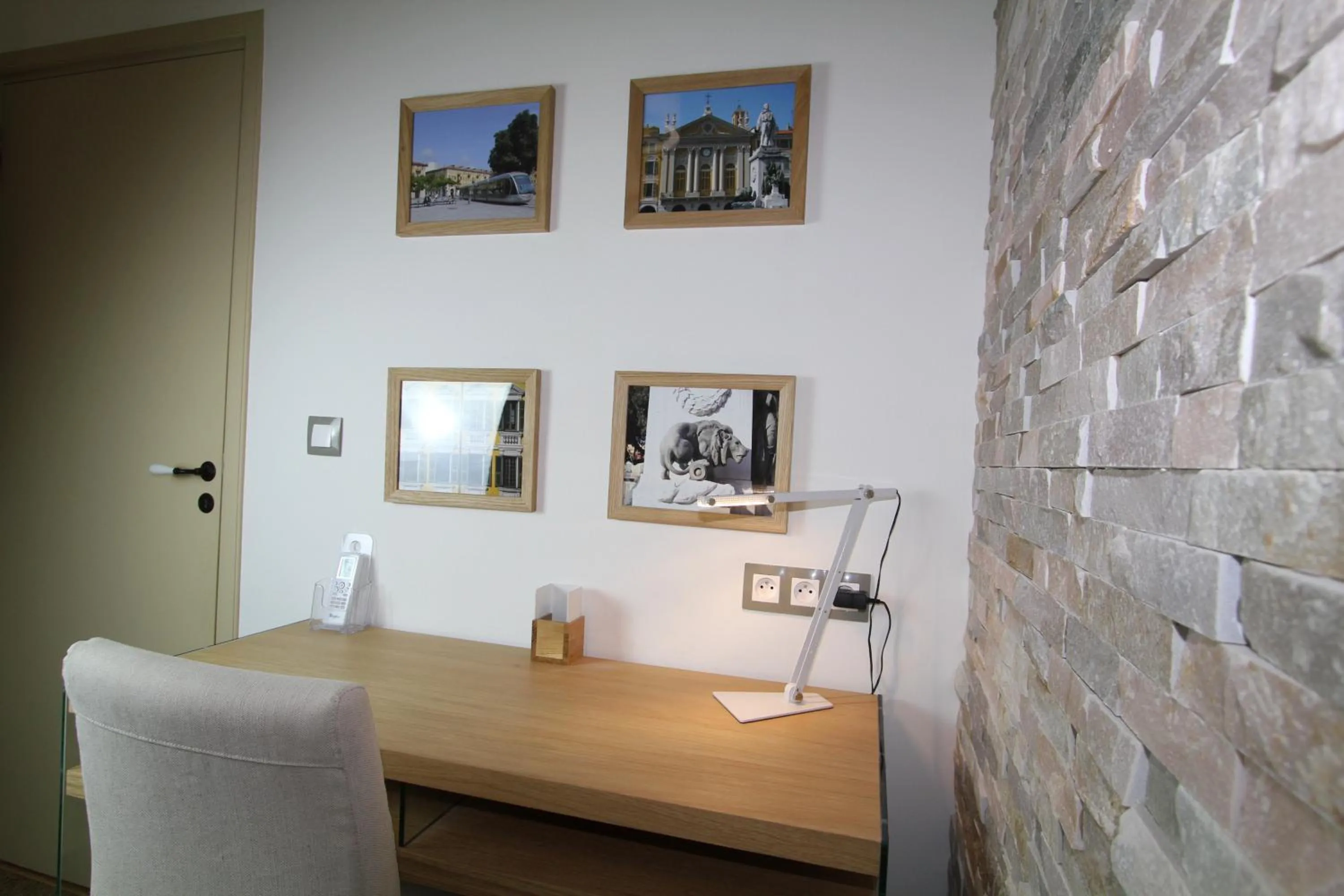 Seating area in Nice Massena