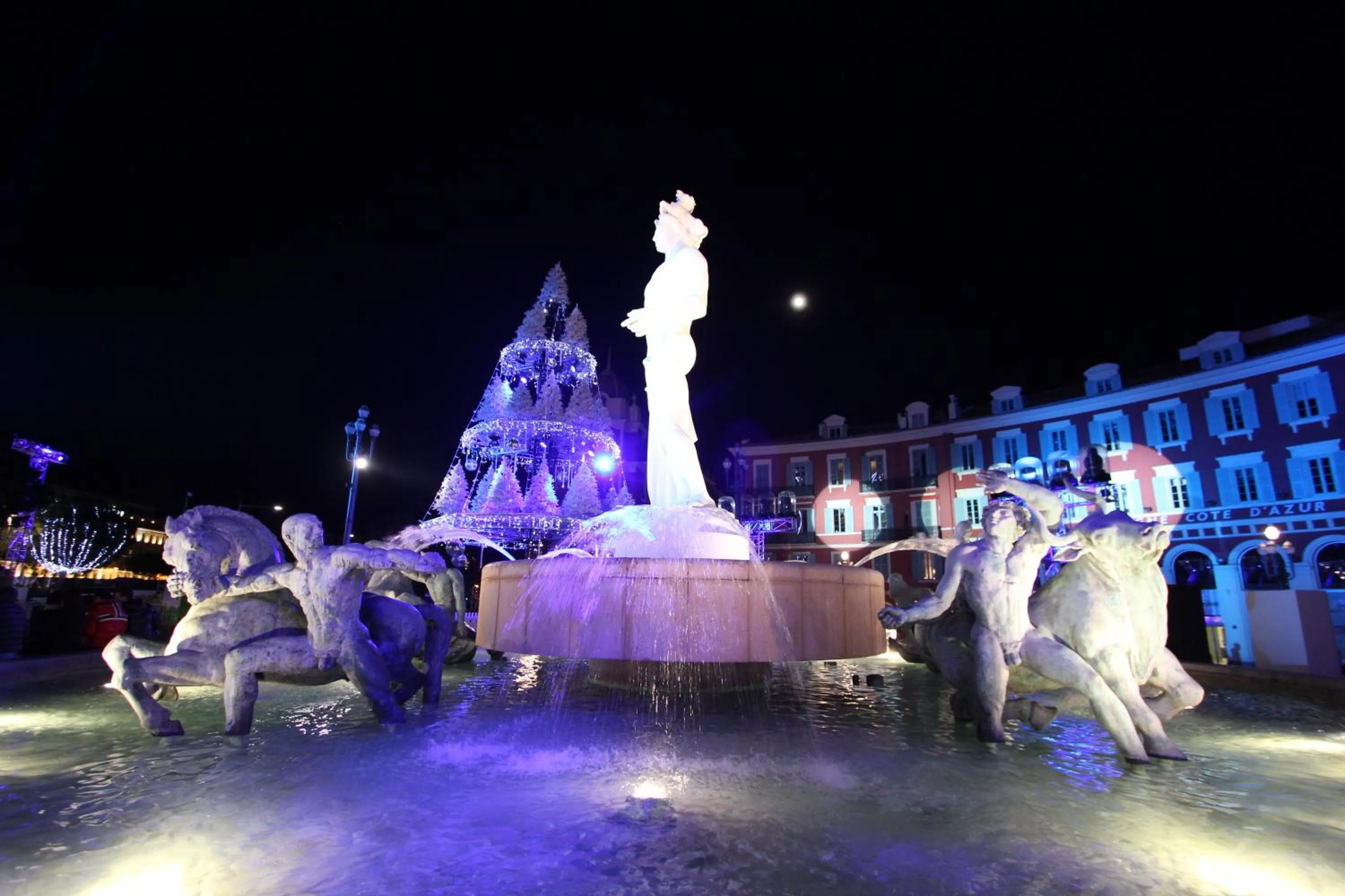 Property building in Nice Massena