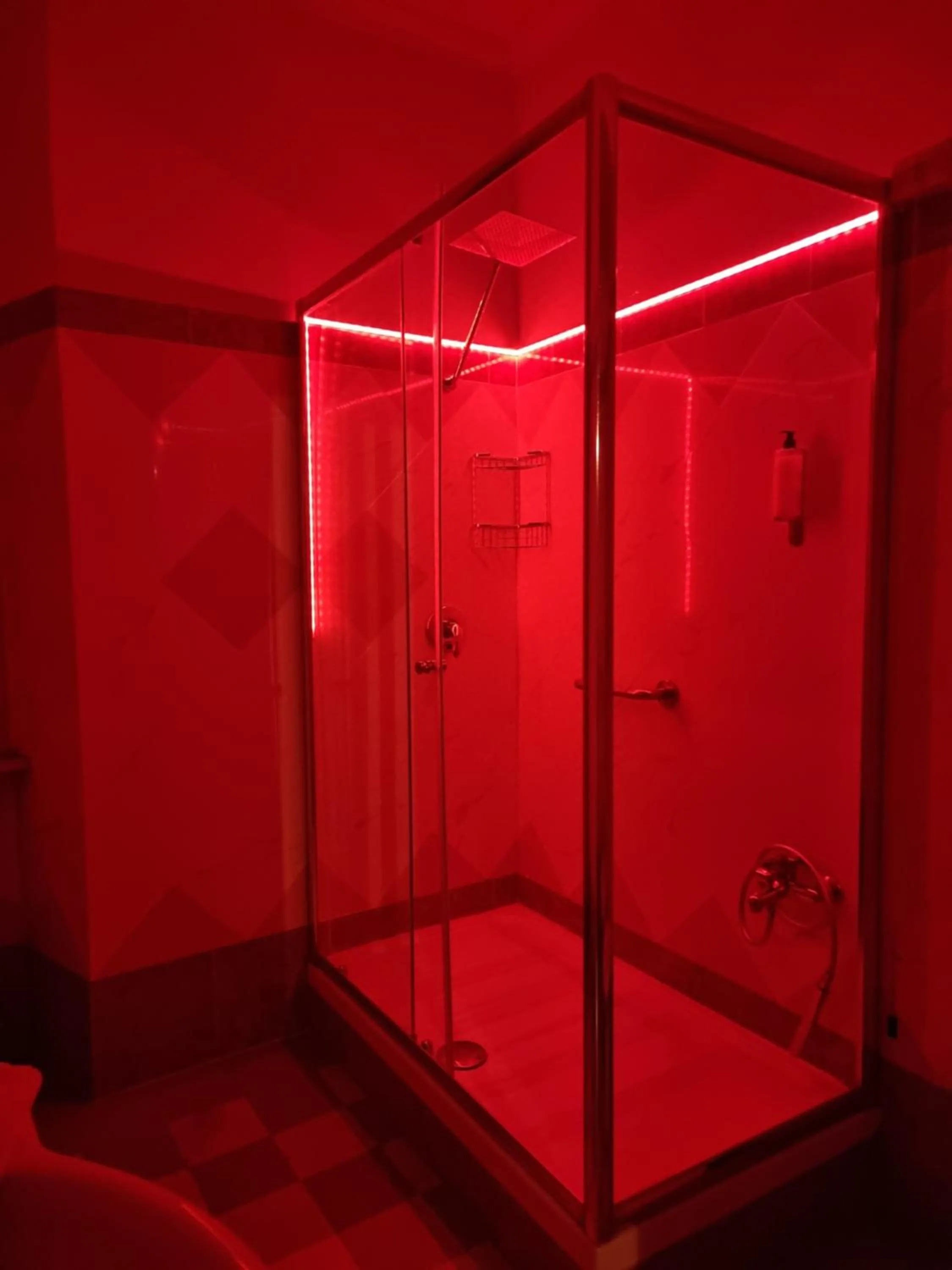 Shower in Anthony Guesthouse