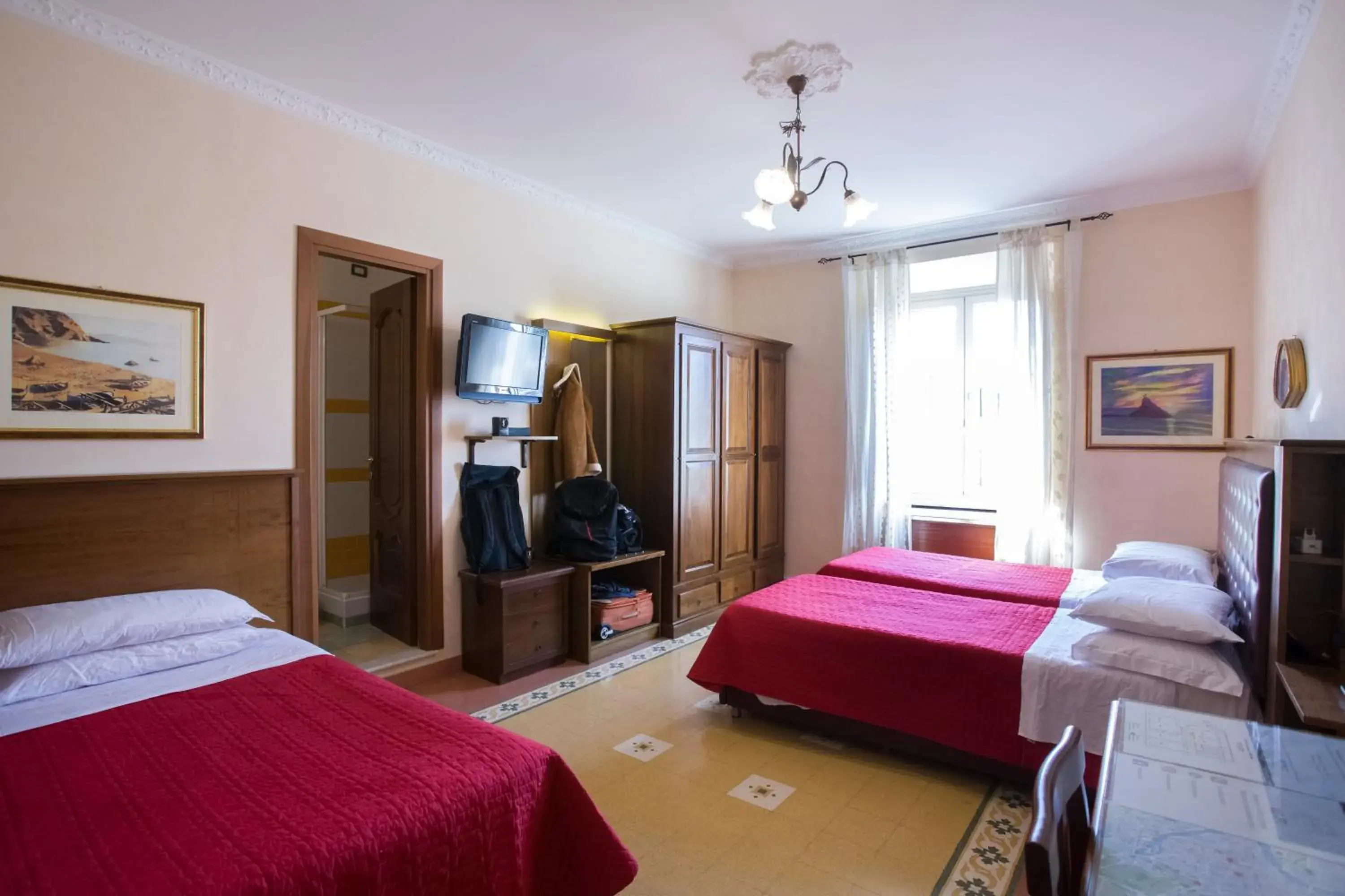 Superior Triple Room in Anthony Guesthouse Superior Triple Room in Anthony Guesthouse