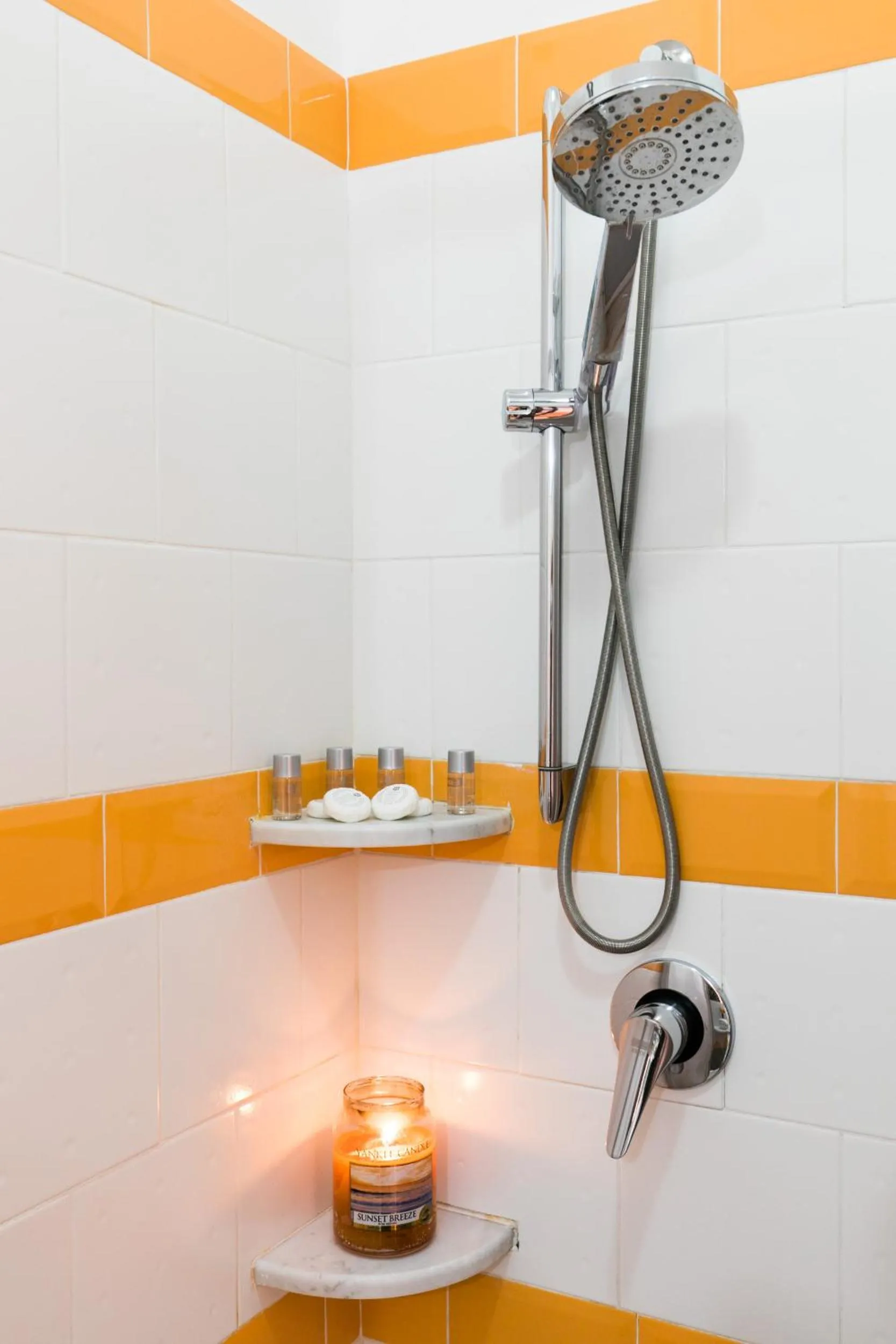 Shower in Anthony Guesthouse