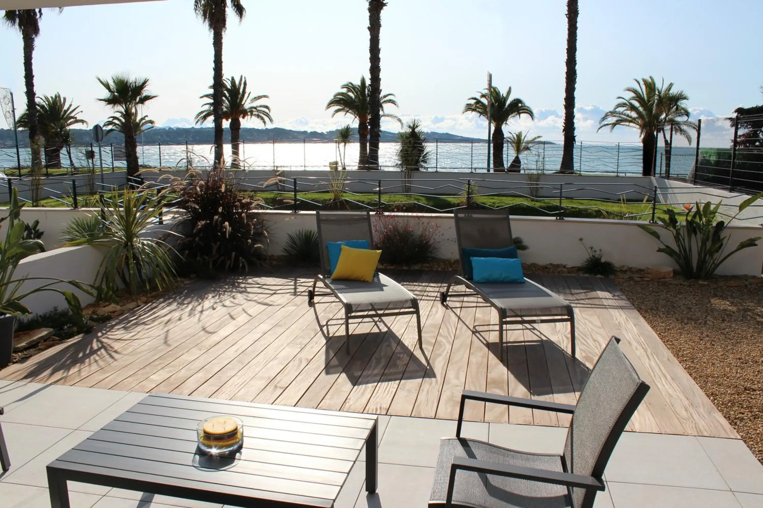 O FIL DE L'EAU BANDOL - App A05 - T3 avec Jardin et terrasse O FIL DE L'EAU BANDOL - App A05 - T3 avec Jardin et terrasse