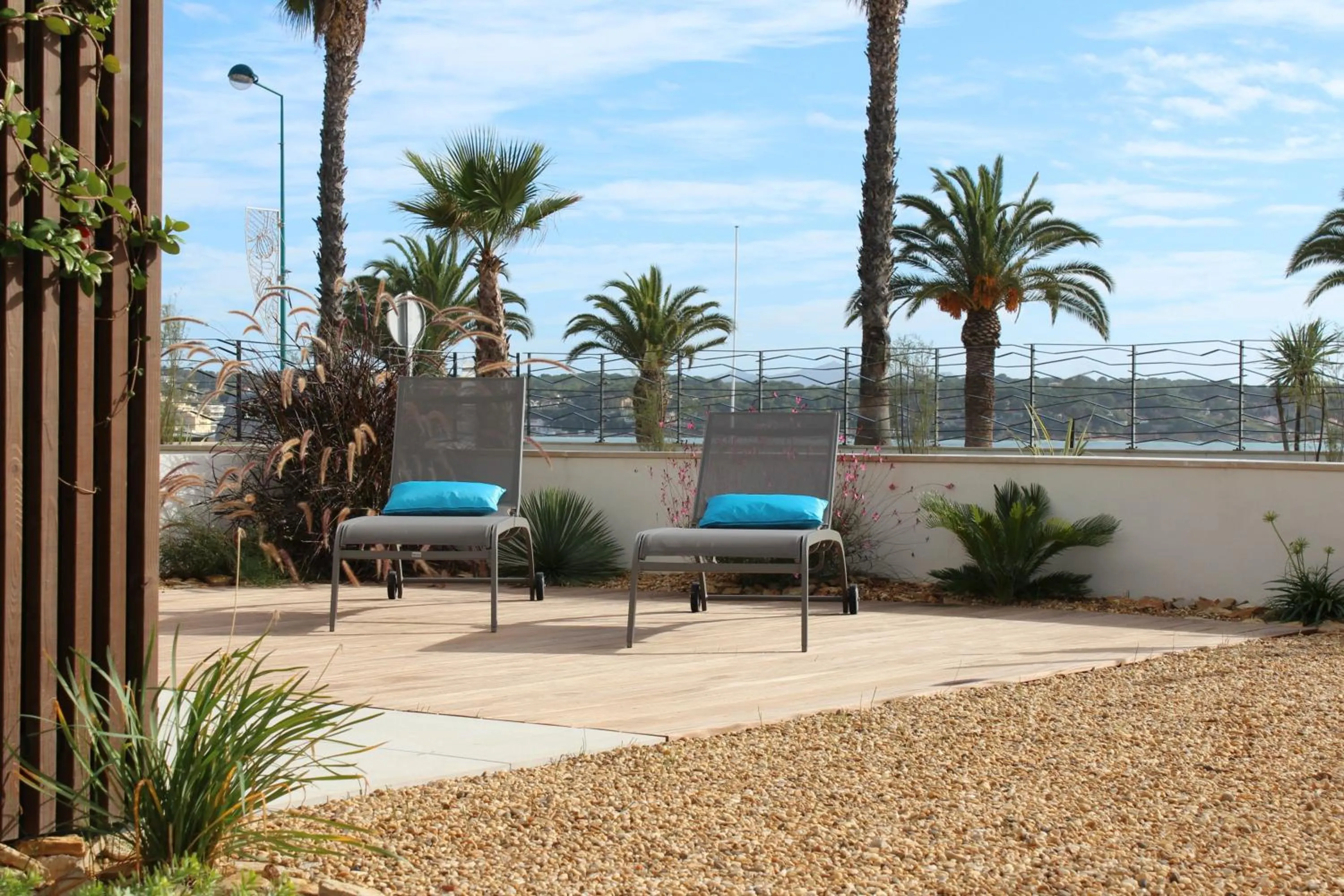 O FIL DE L'EAU BANDOL - App A05 - T3 avec Jardin et terrasse