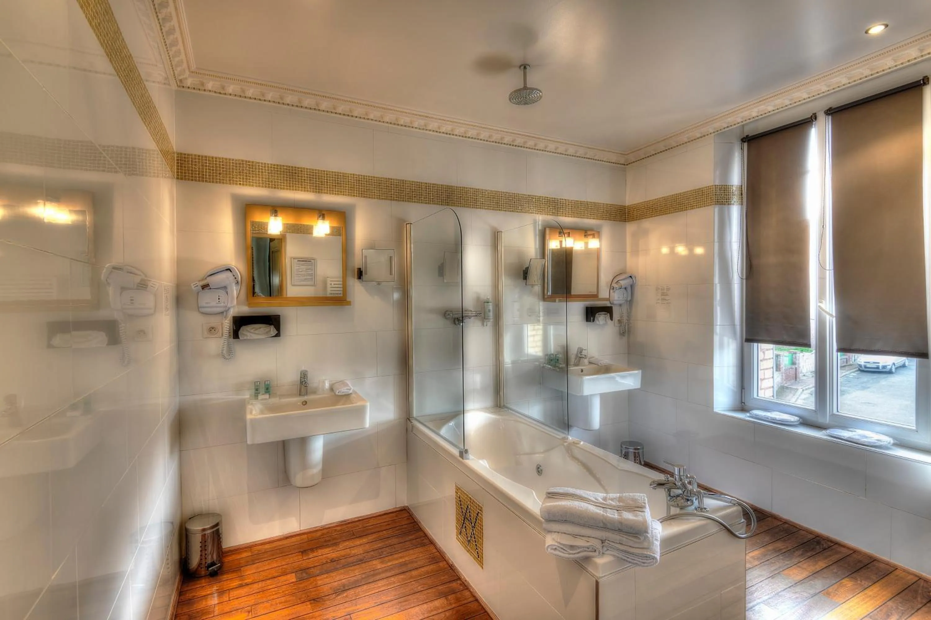 Bathroom in Ault - Villa Aultia Hotel - baie de somme