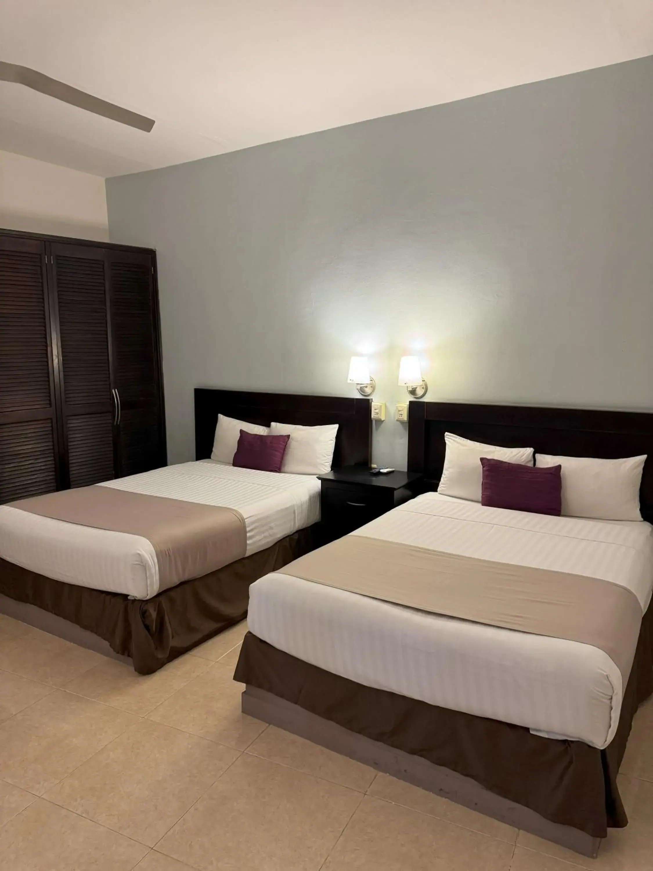Superior Double Room with Two Double Beds - single occupancy in Hotel Arribo Superior Double Room with Two Double Beds - single occupancy in Hotel Arribo