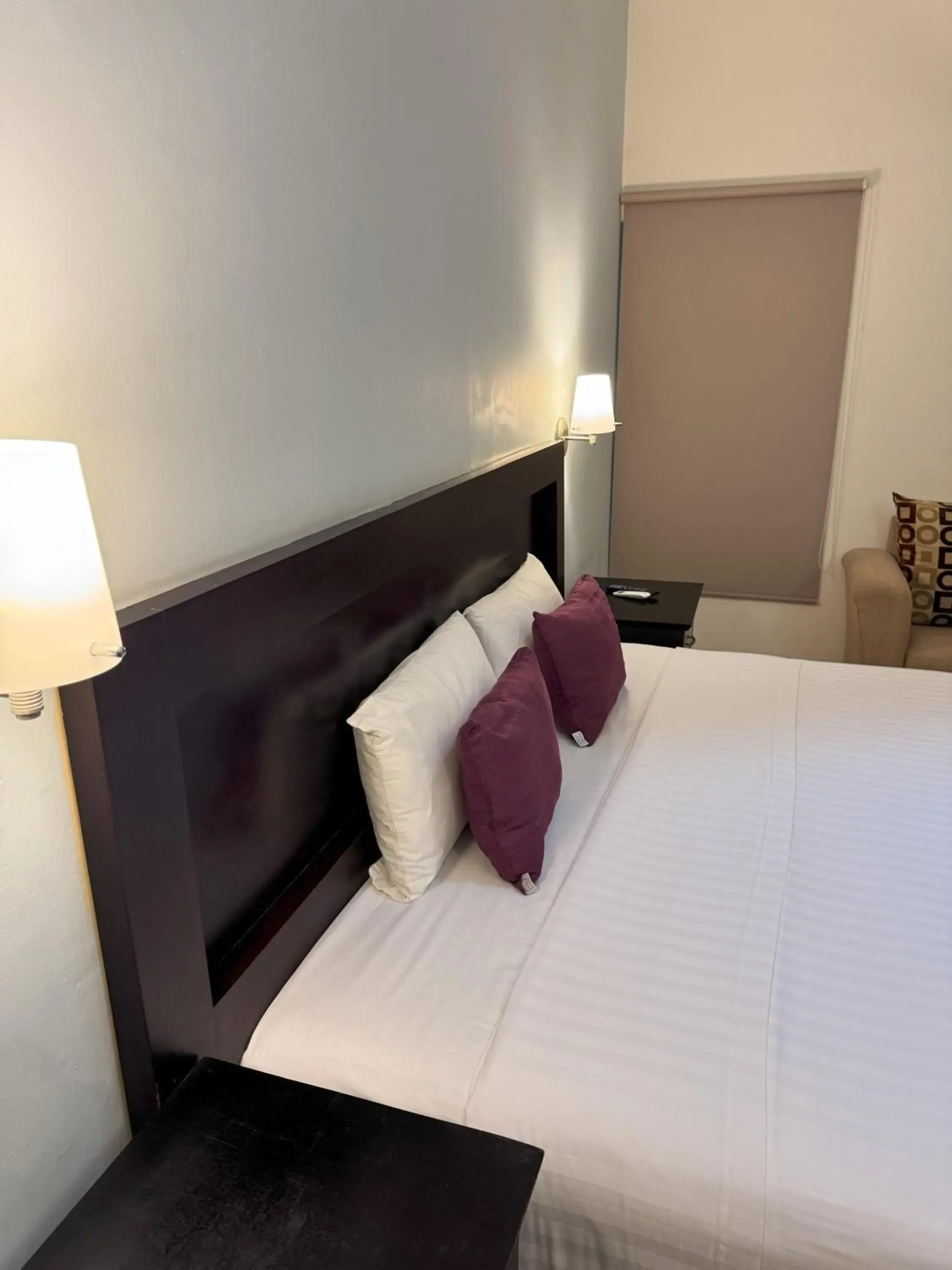 Superior King Room - single occupancy in Hotel Arribo Superior King Room - single occupancy in Hotel Arribo