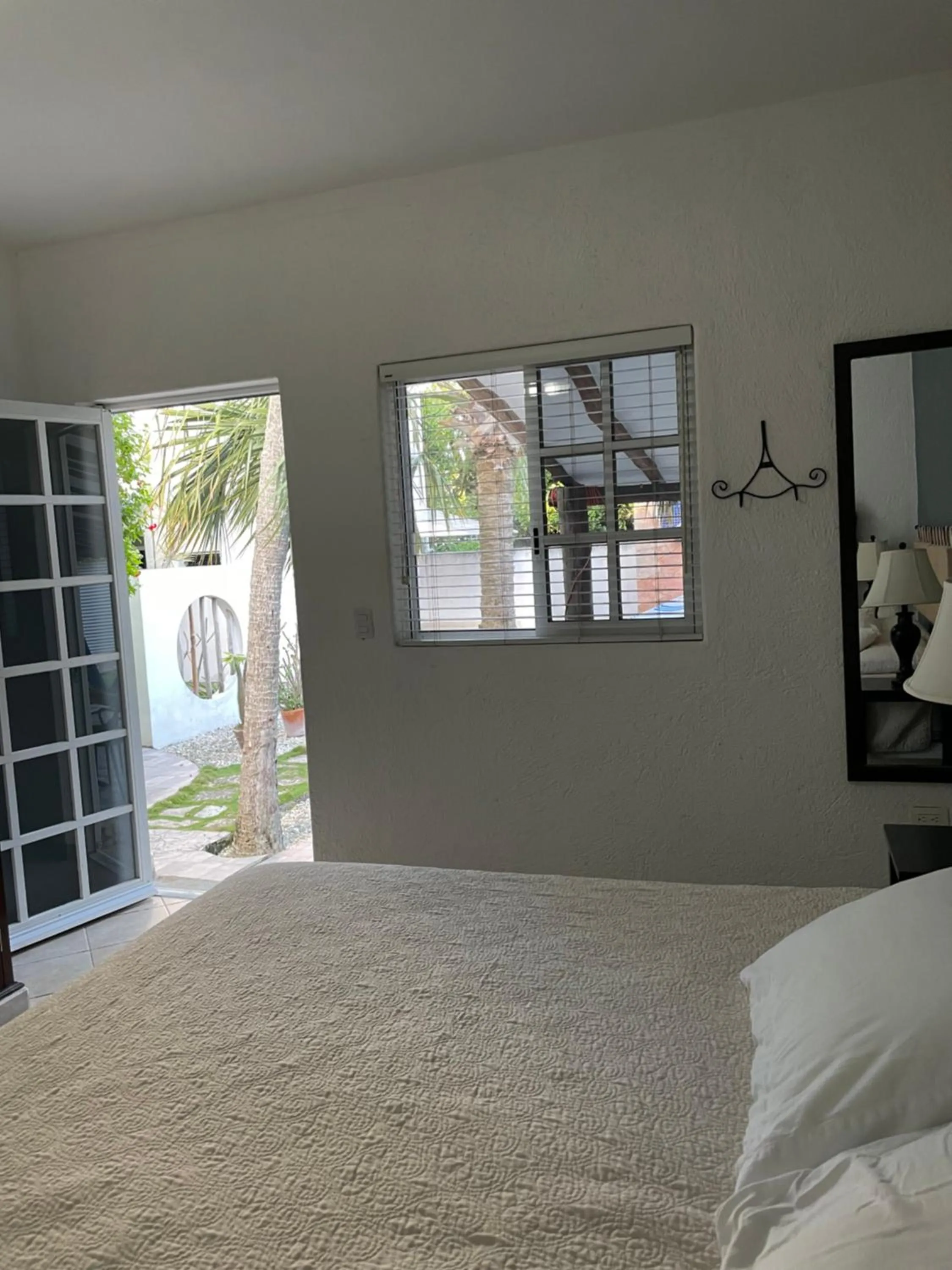 View (from property/room), Bed in Villa Escondida Guest House Cozumel Downtown