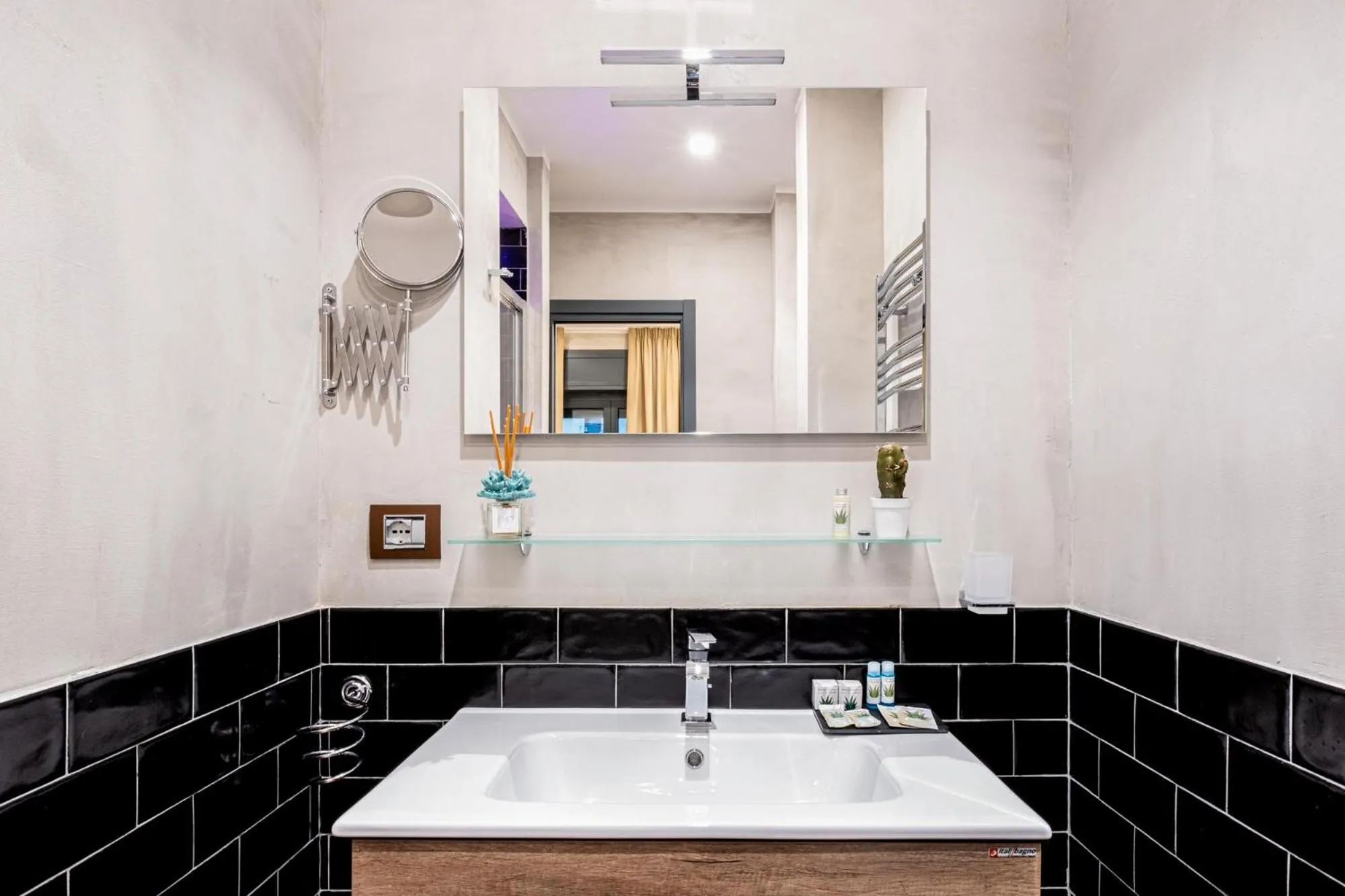 Bathroom in casajammone naples b&b