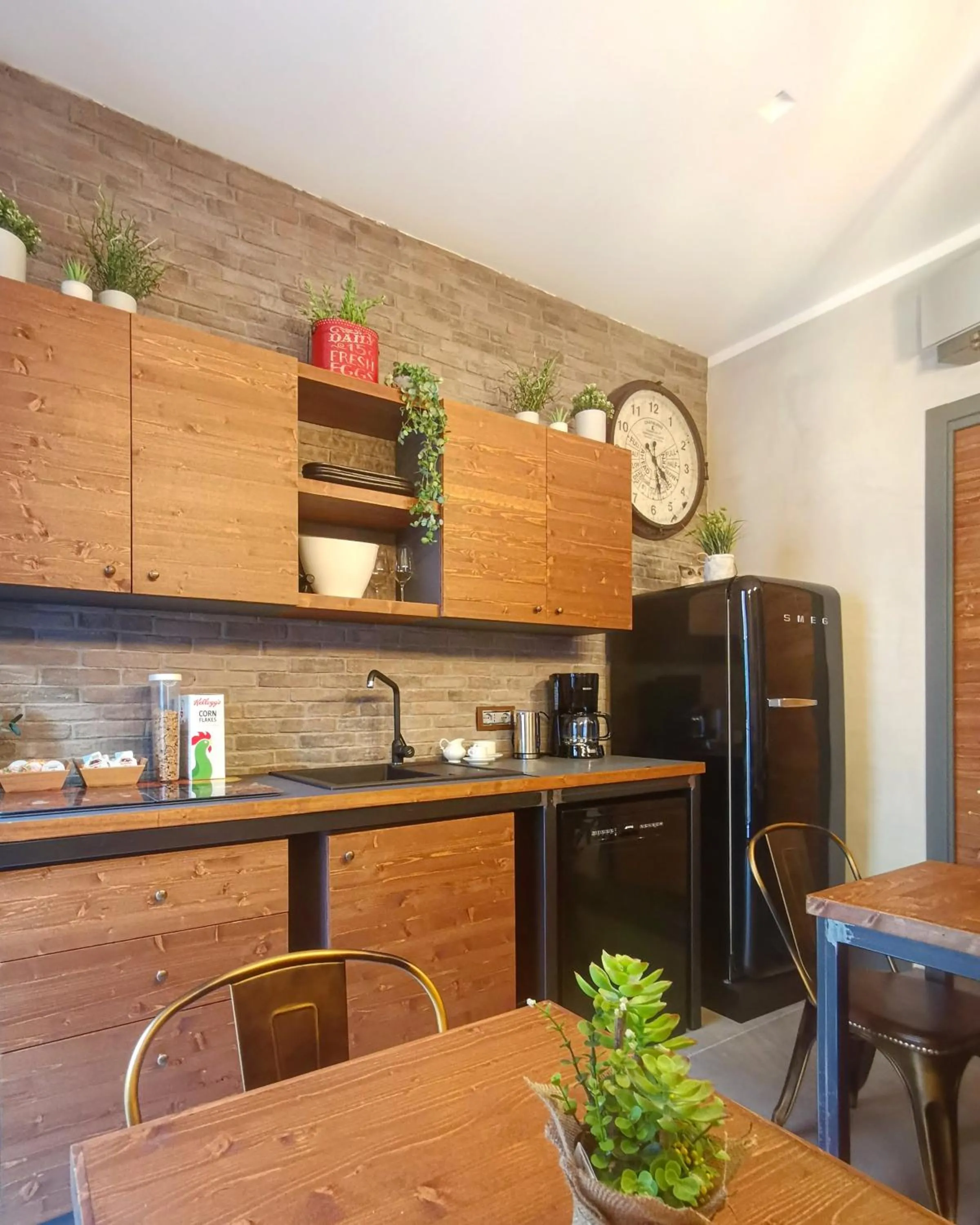 Communal lounge/ TV room in casajammone naples b&b