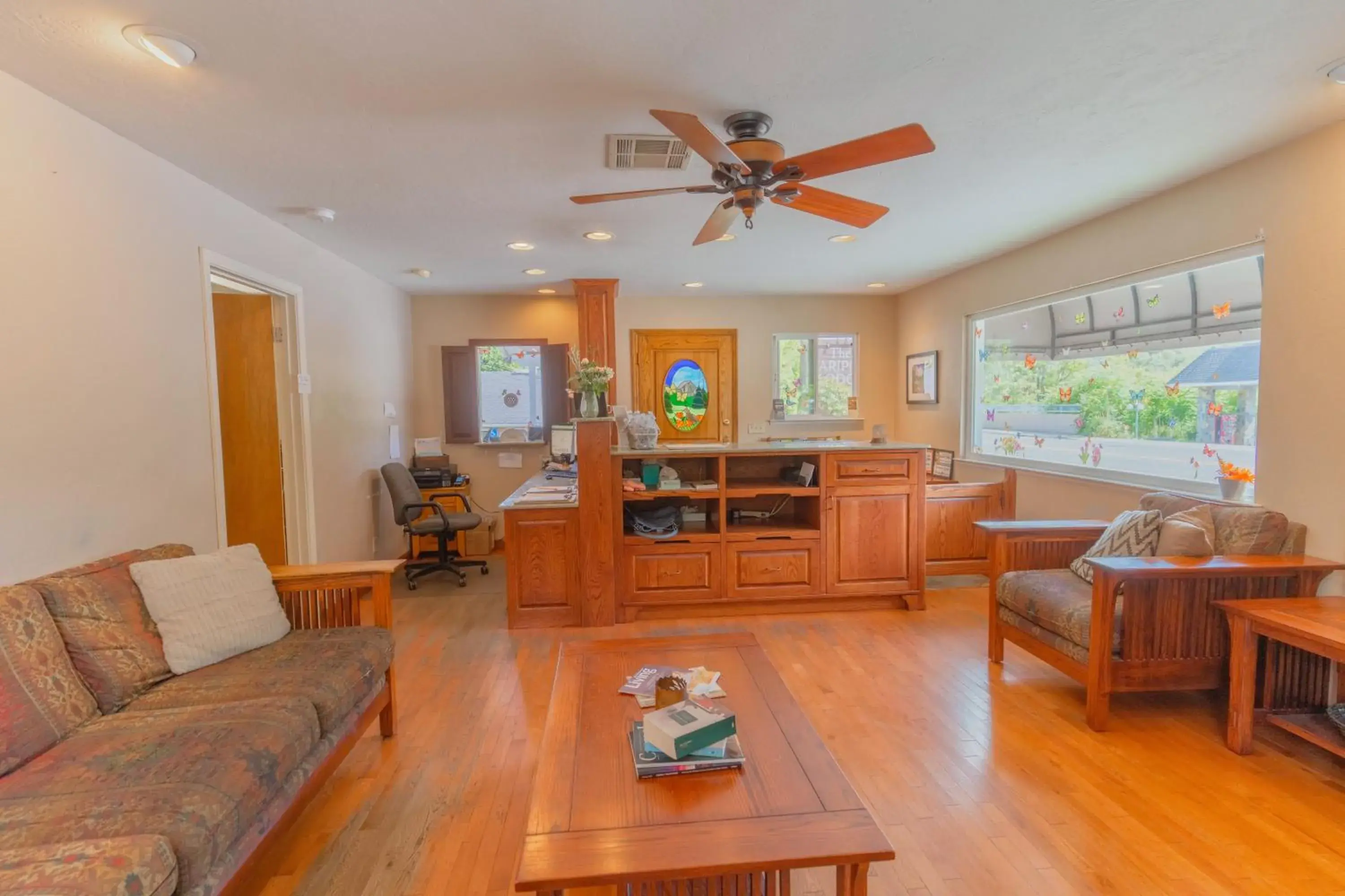 Lobby or reception in Mariposa Lodge Lobby or reception in Mariposa Lodge