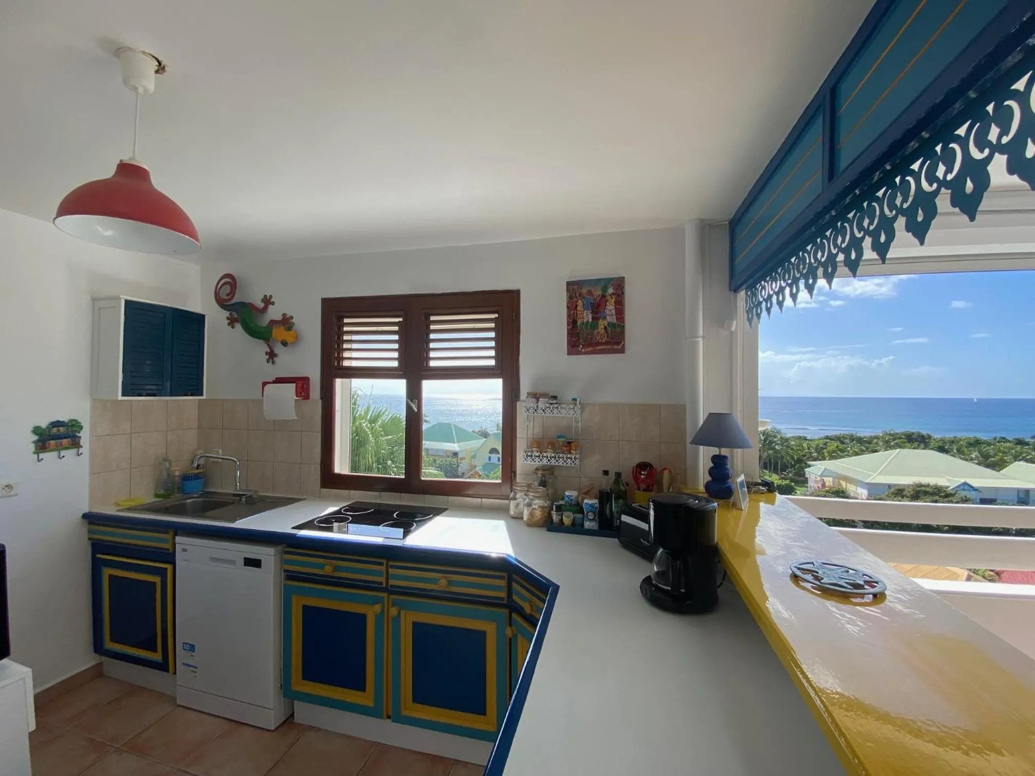 Kitchen or kitchenette in Les Floralies Gwada - Magnifique vue mer- avec Cuve à Eau