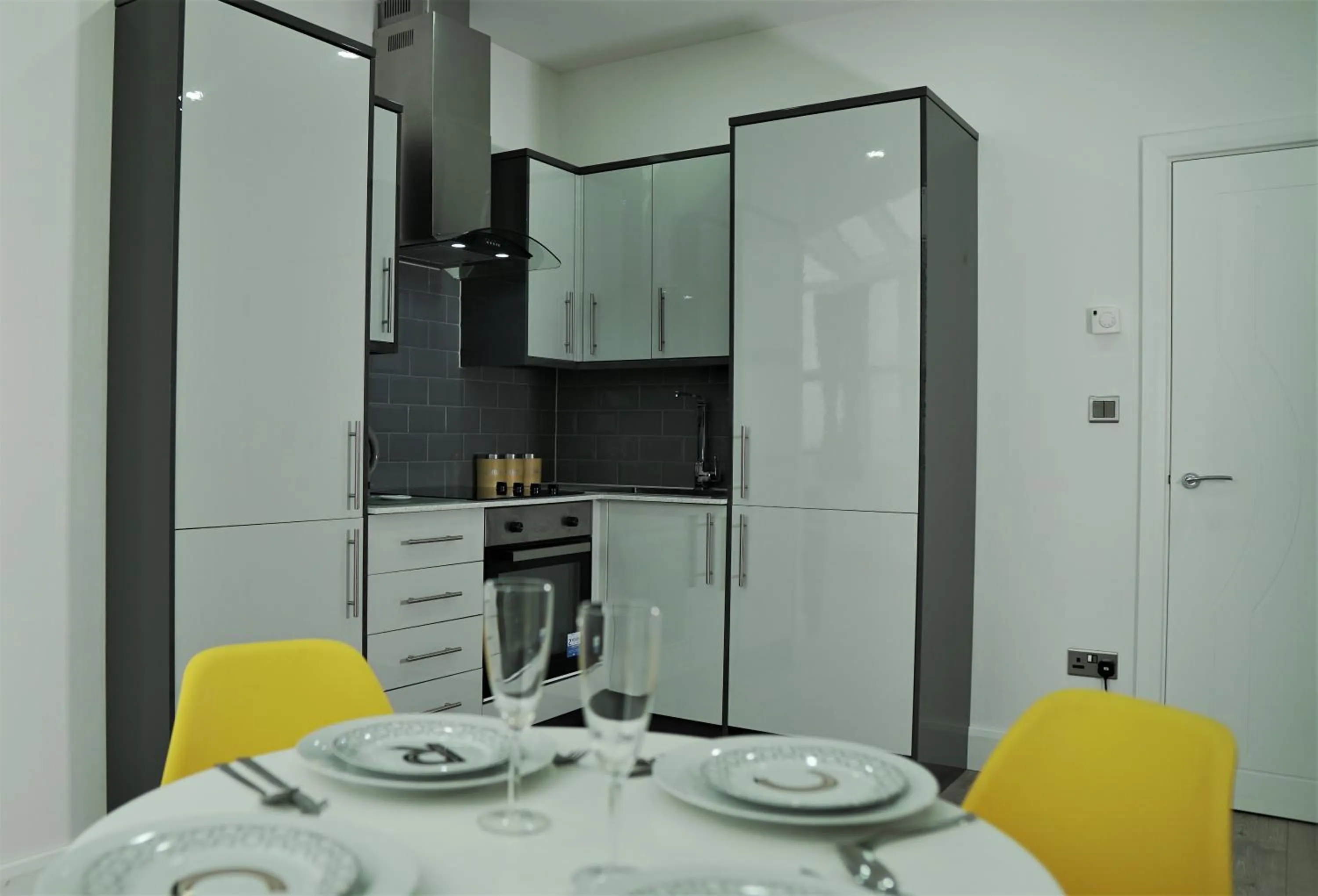 Kitchen or kitchenette in Sapphire House Apartments