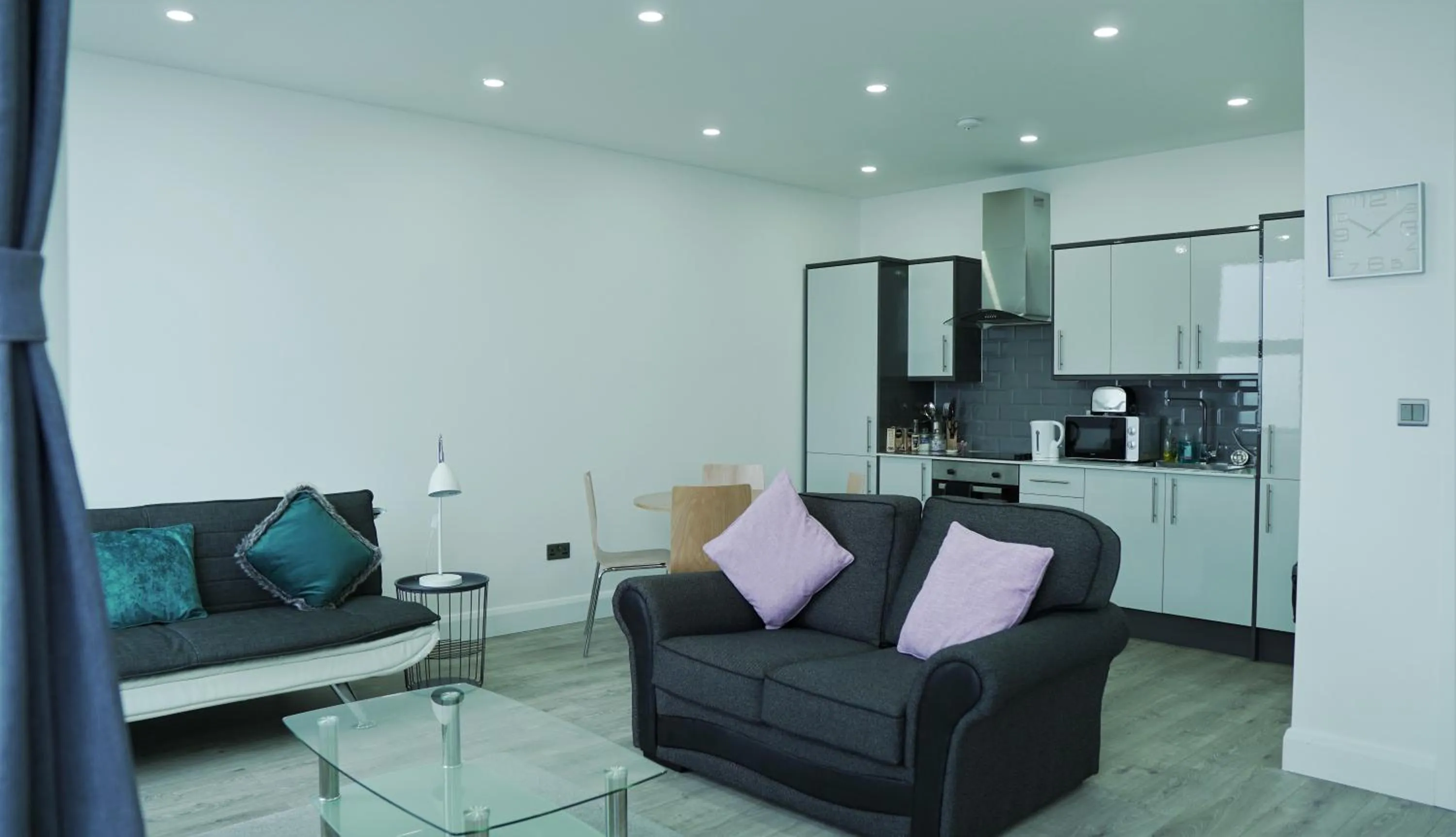 Kitchen or kitchenette in Sapphire House Apartments