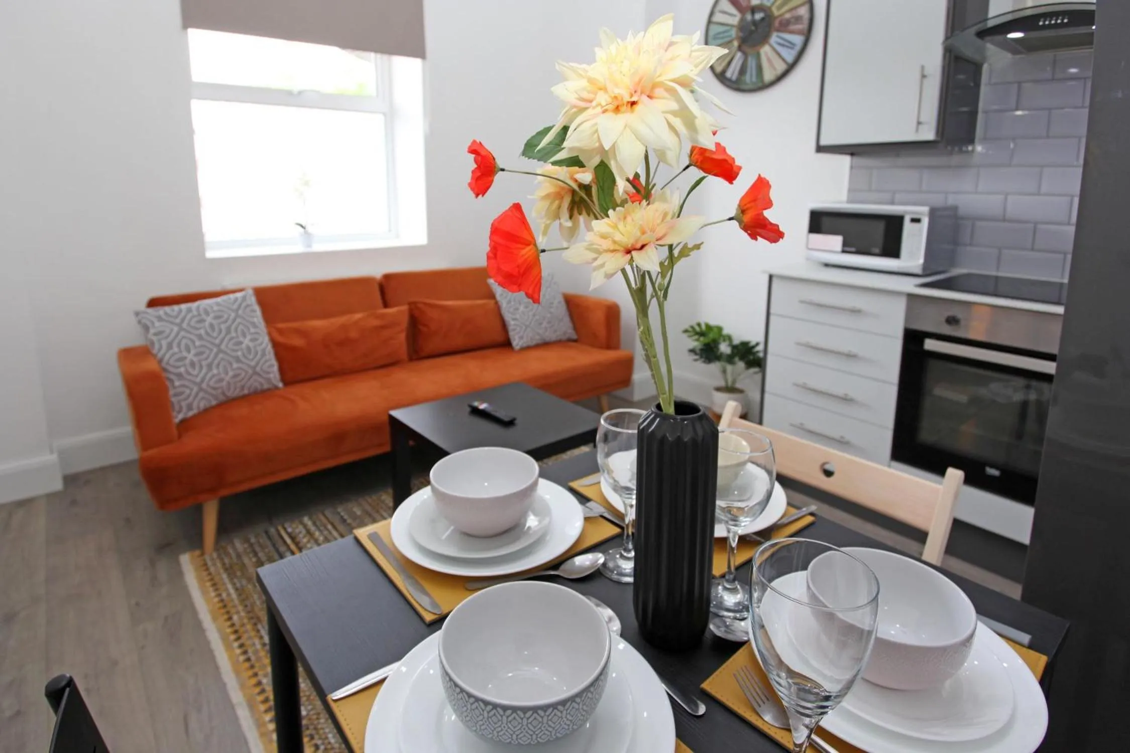 Kitchen or kitchenette in Sapphire House Apartments