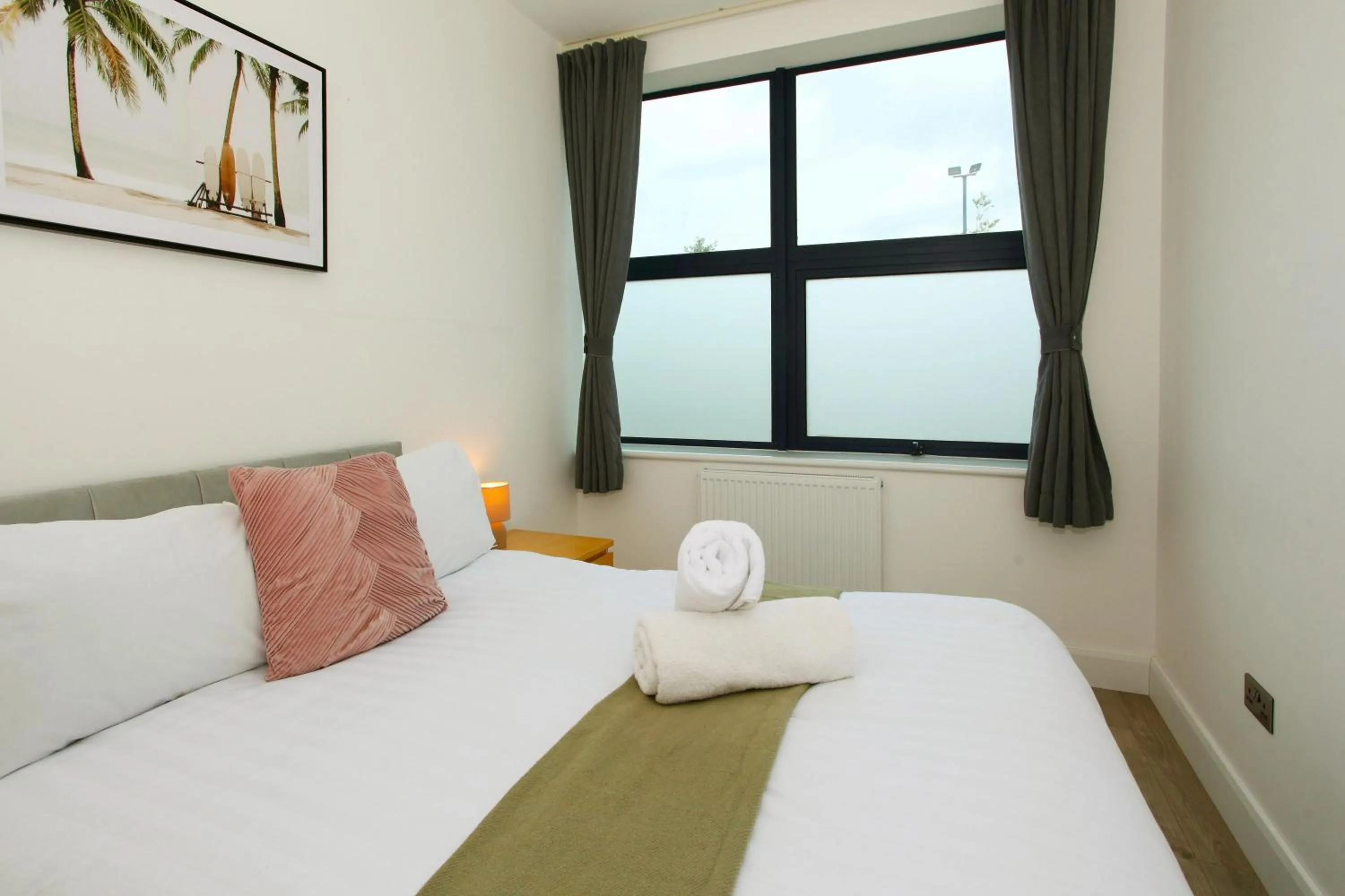 Bed in Sapphire House Apartments