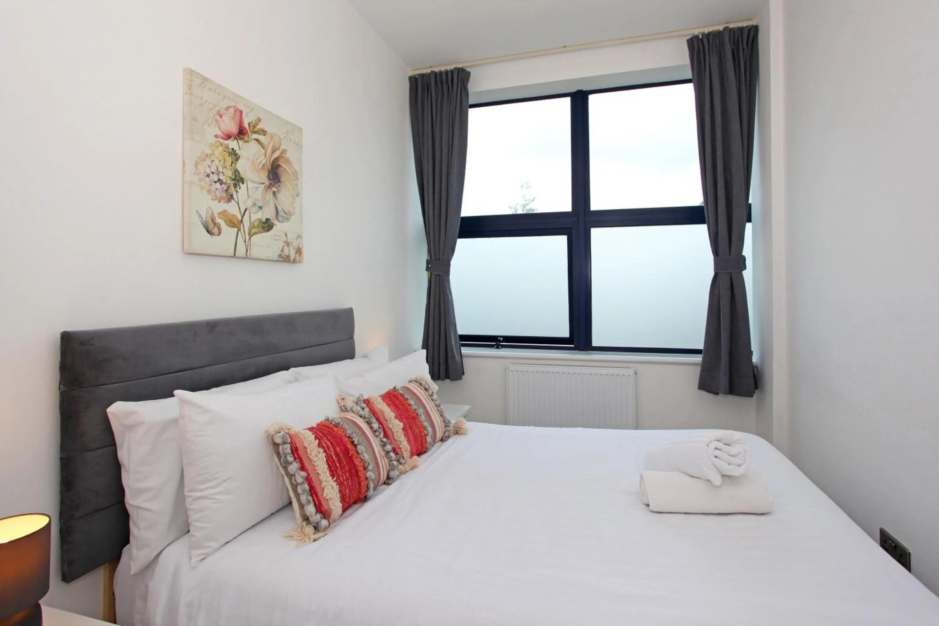 Bed in Sapphire House Apartments