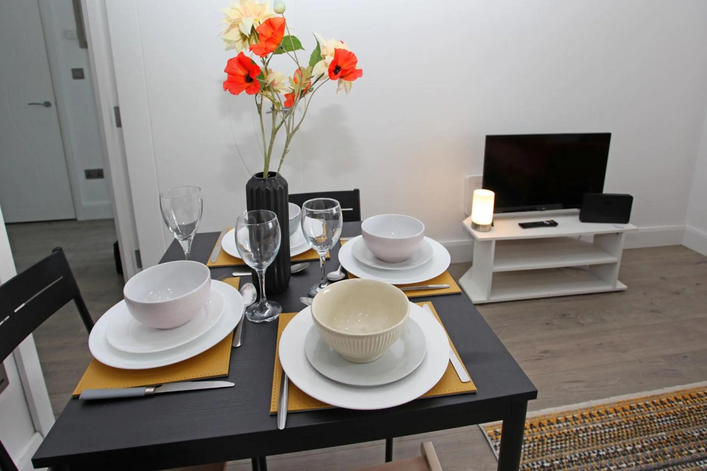 TV and multimedia in Sapphire House Apartments